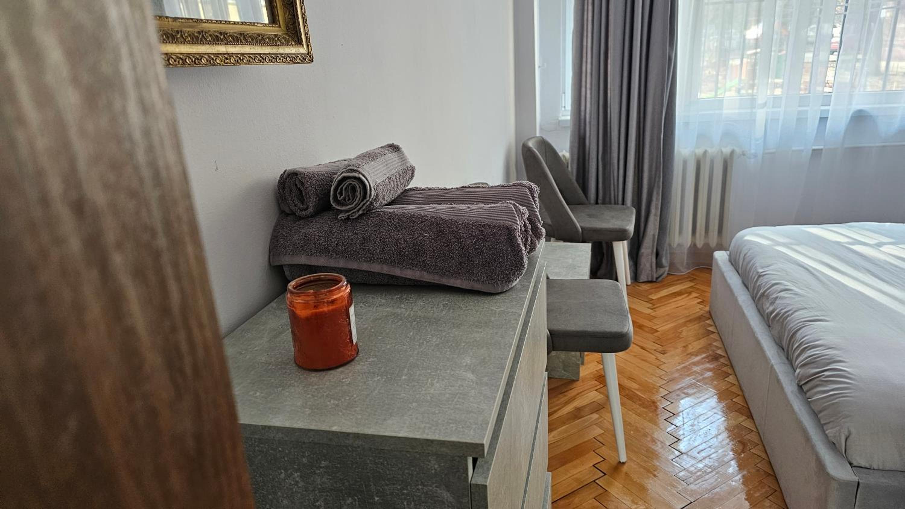 Urban Comfort 1BR near South Park with Balcony