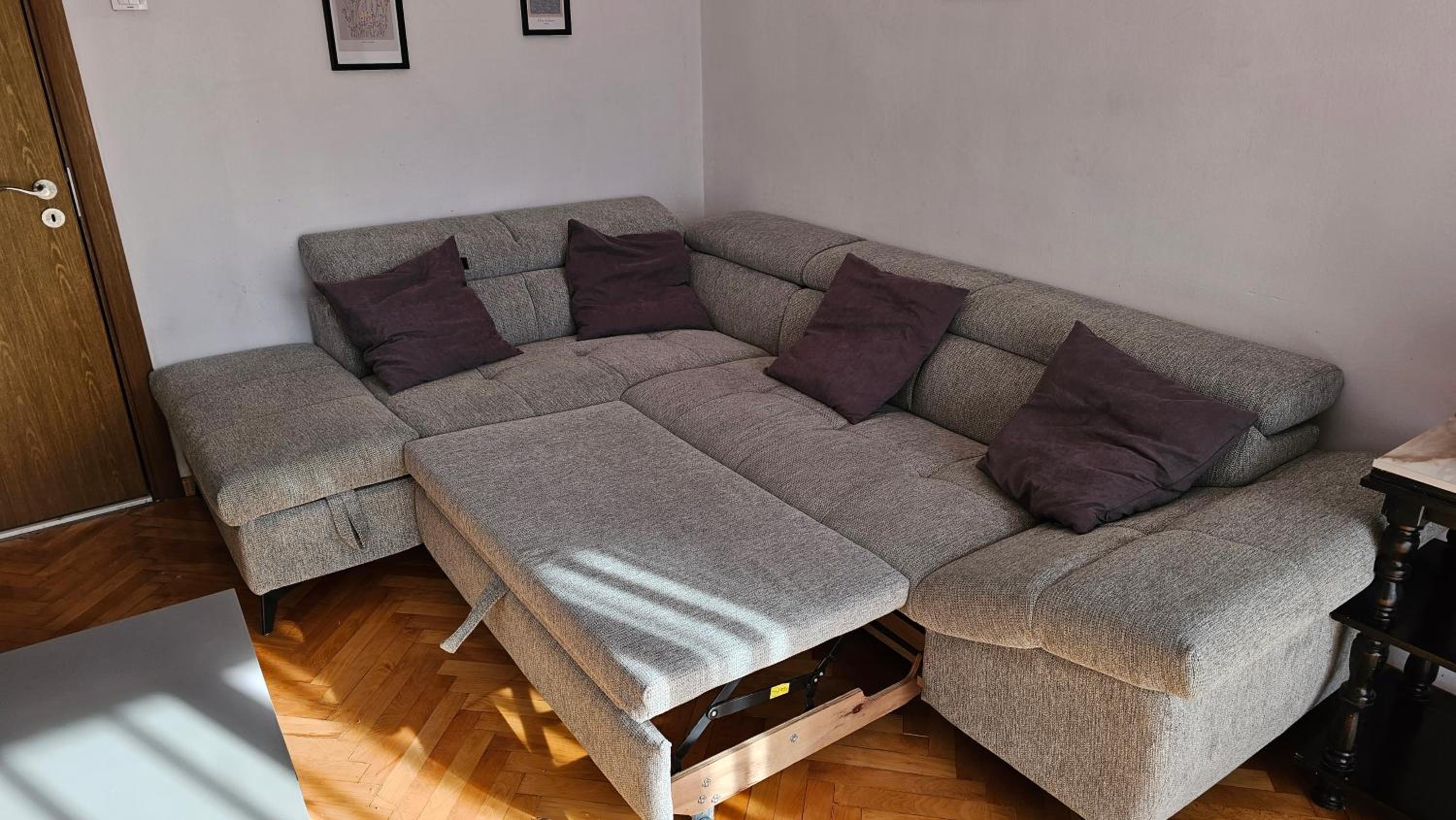 Urban Comfort 1BR near South Park with Balcony