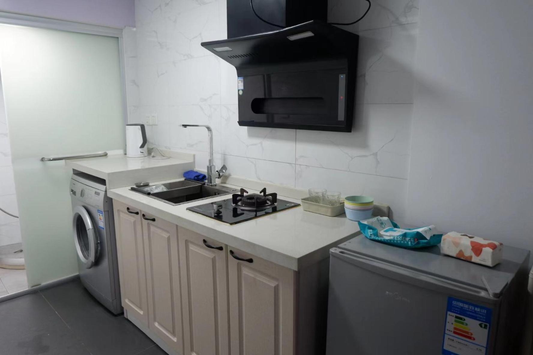 Chinese new year style Shanghai Garden Historical loft Apartment with courtyard and citywalk- Near Downtown Wukang Road
