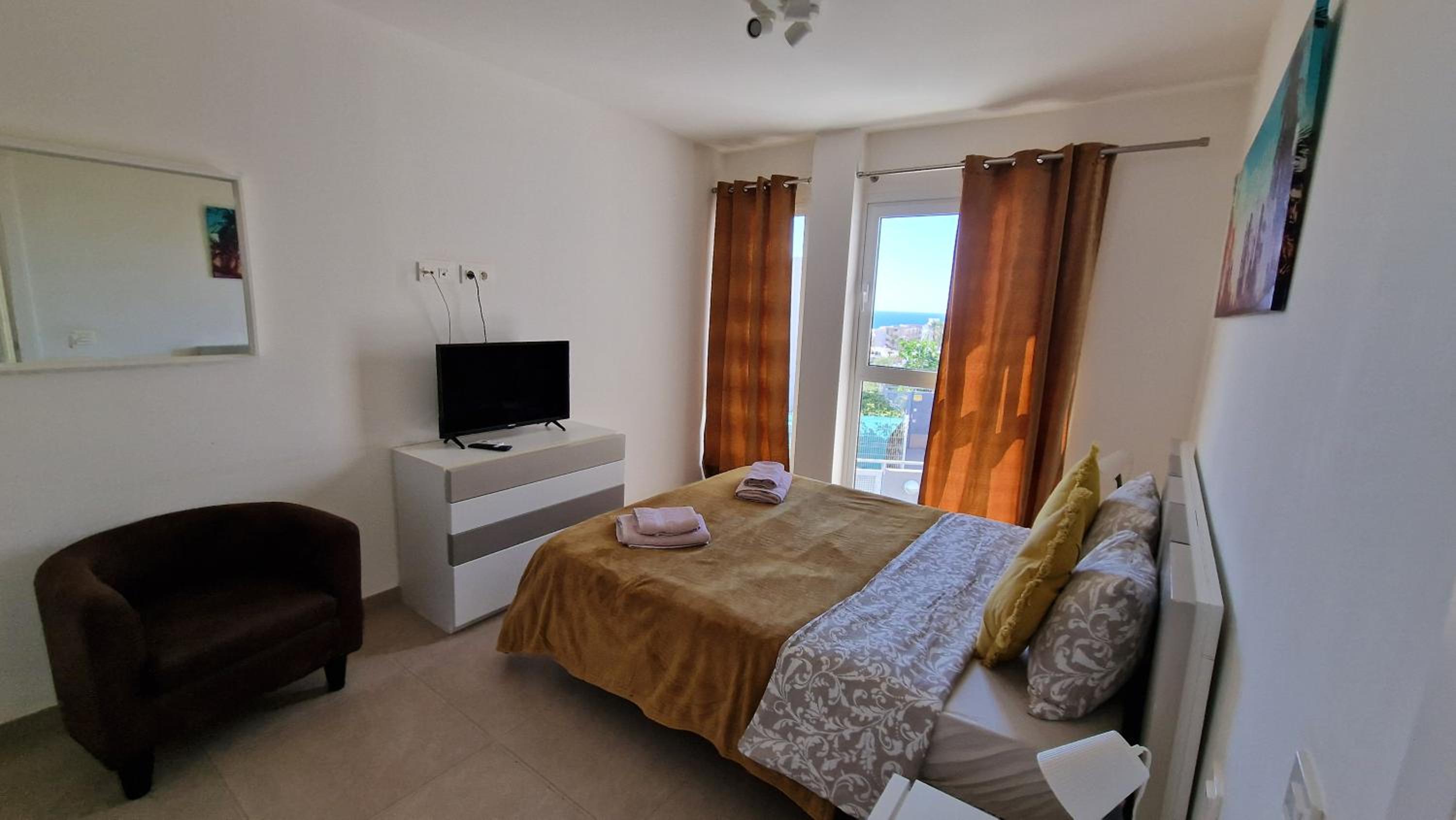 Villa Paraiso-Luxury Villa with Heated Pool
