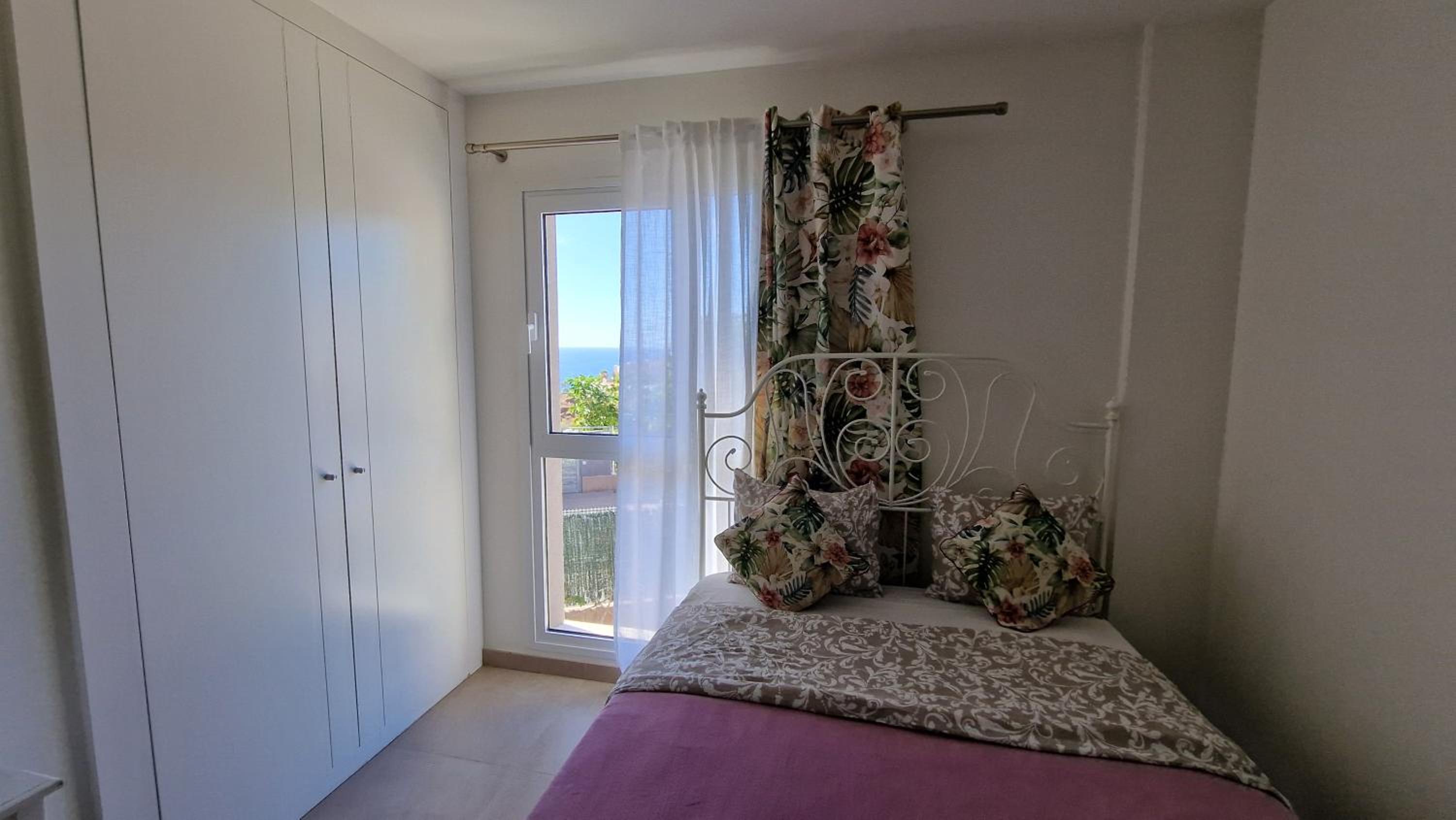 Villa Paraiso-Luxury Villa with Heated Pool