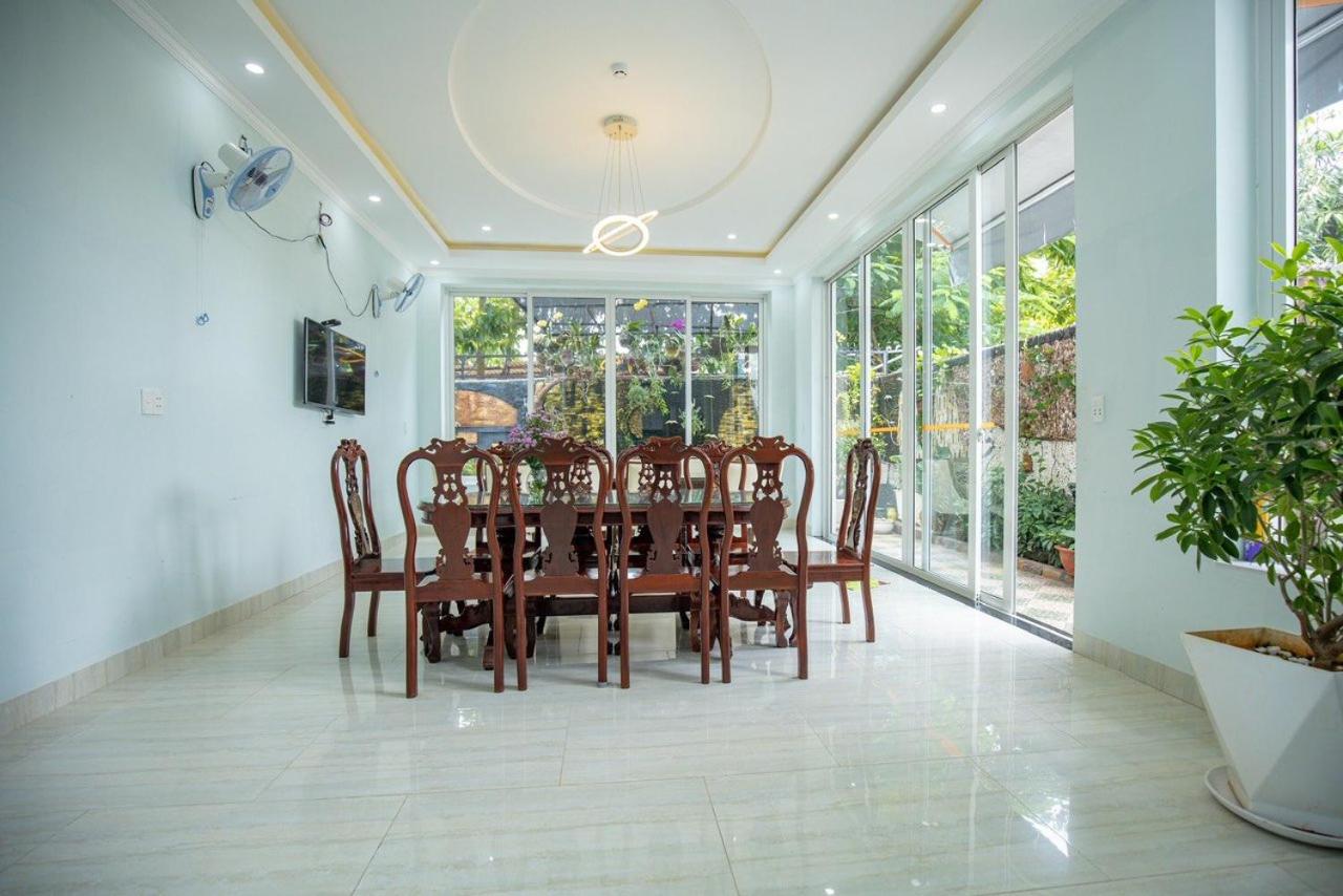 Biệt thự 25 Lạc Long Quân view 3
