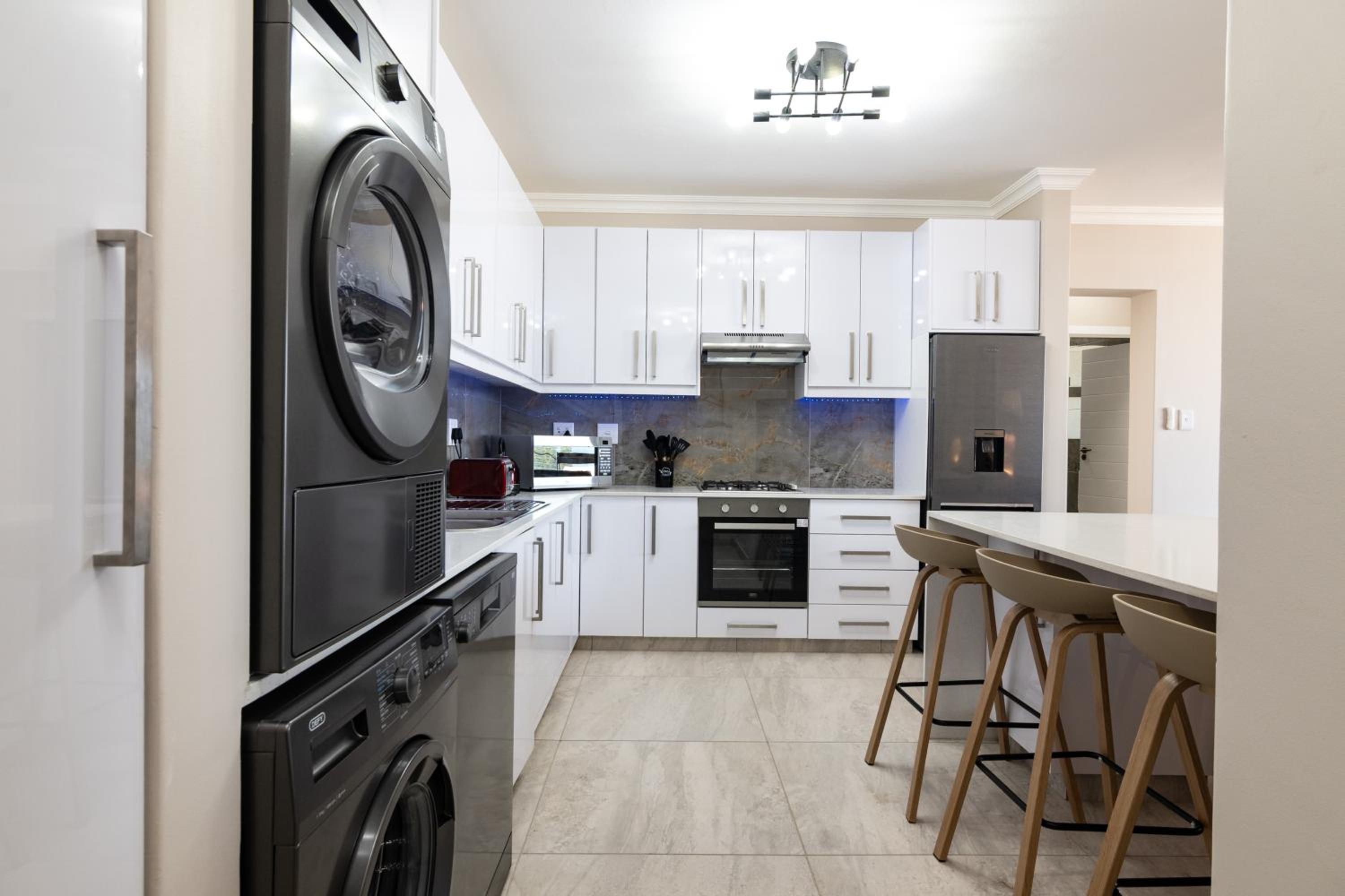 Shanthi Apartment 6