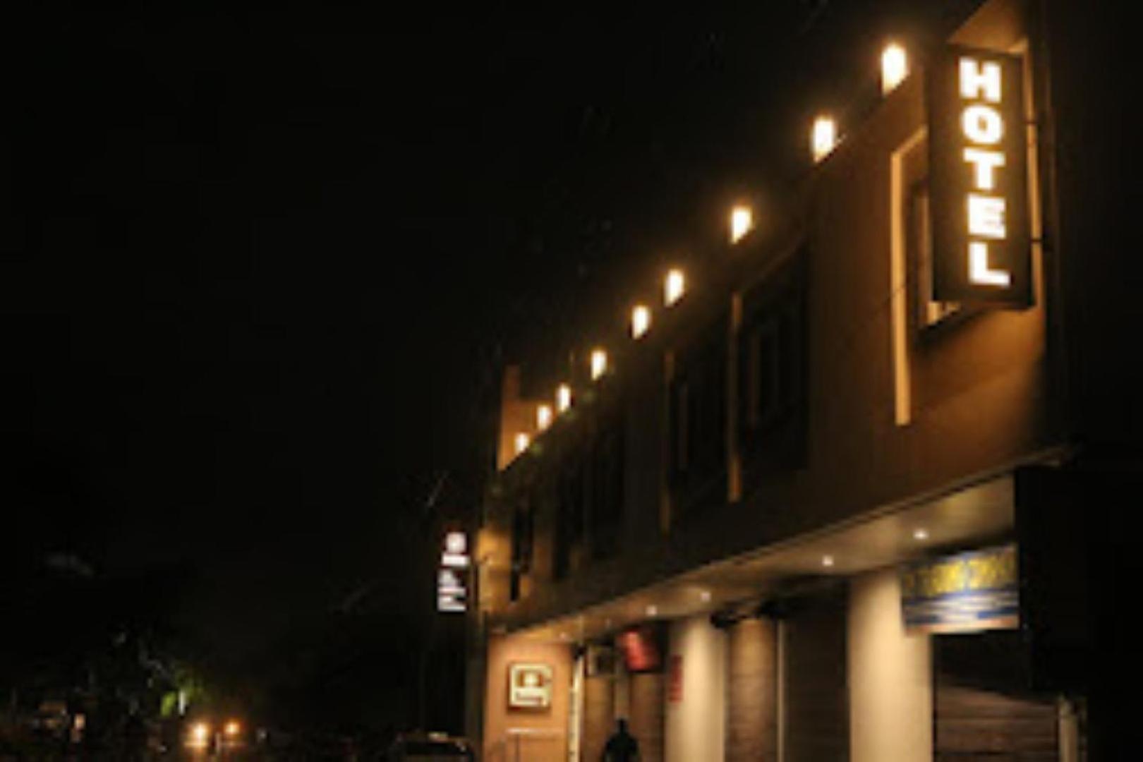 THE IMPERIAL HOTEL AND CONVENTION CENTRE Kanpur view 3