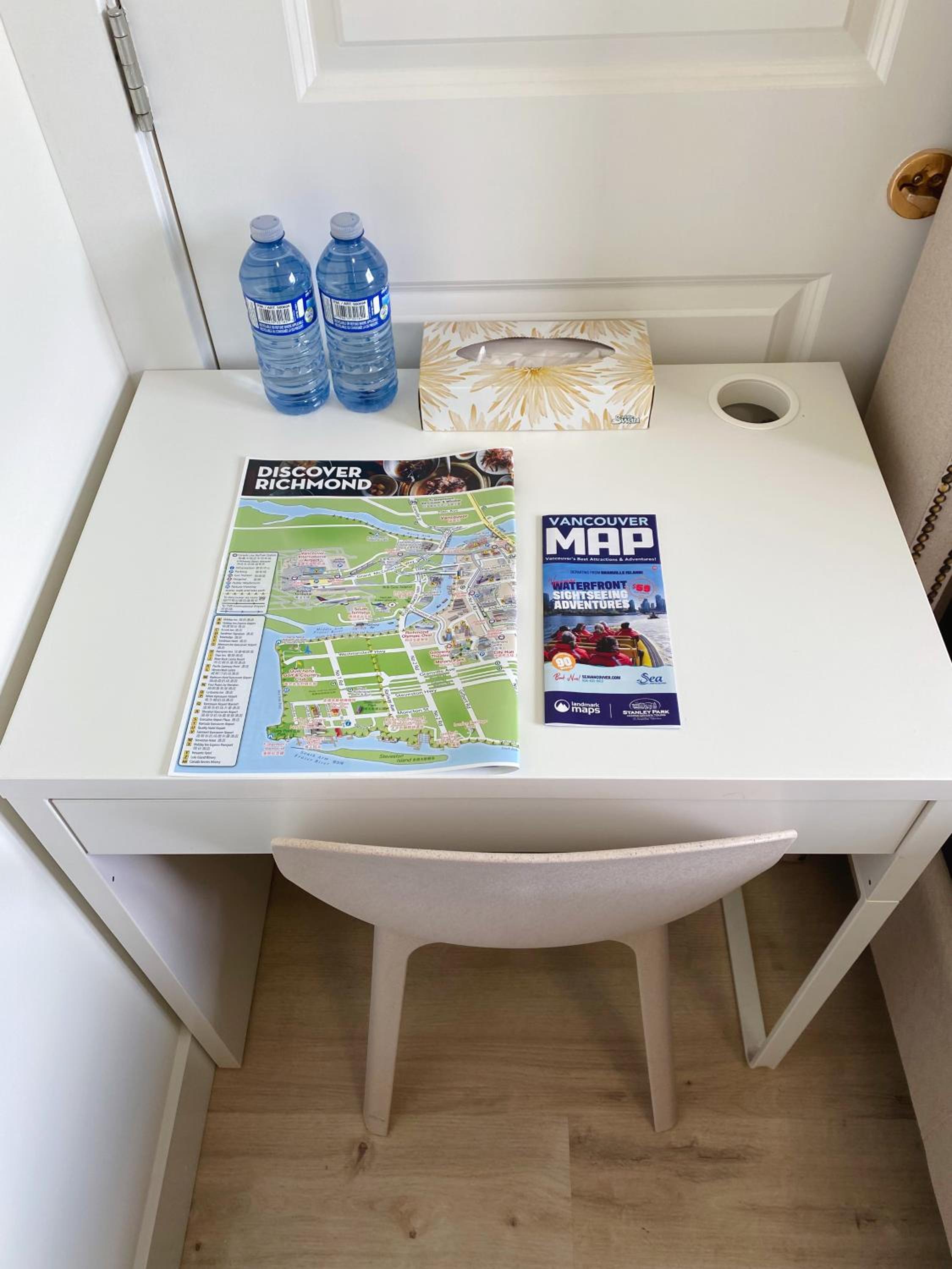 Si & Daniel Home Near YVR Airport & Skytrain Separate Entry Free Parking