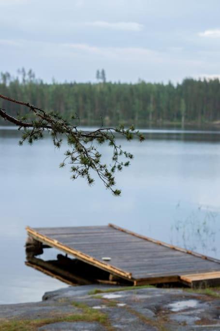 Ihana järvenranta mökki. Cottage by the lake. view 2