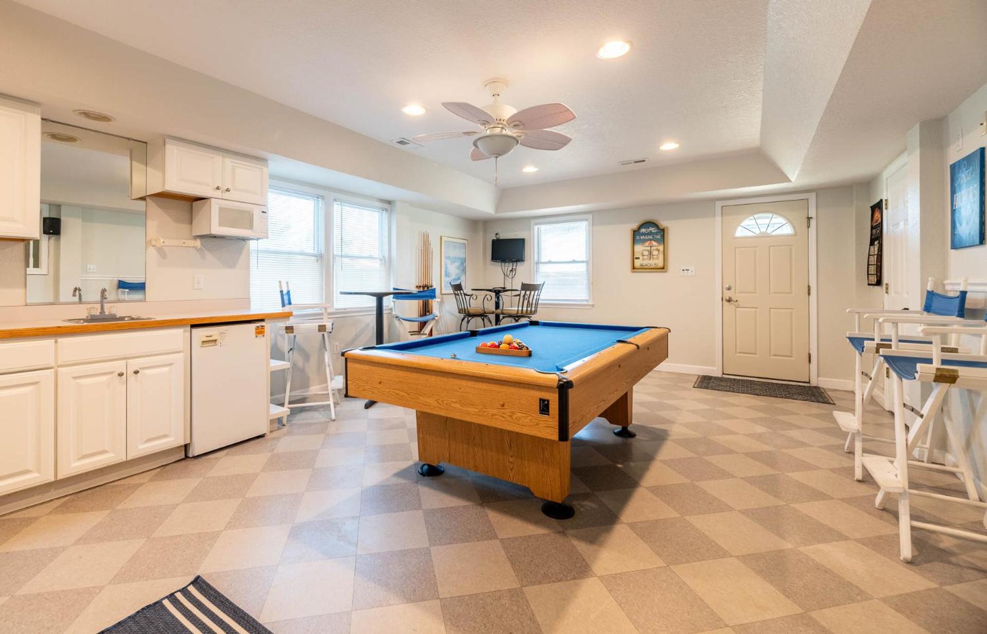 Ocean's View - Kill Devil Hills MP 8, 200 Yds to Beach, Hot Tub, Pool Table, Pets OK view 4