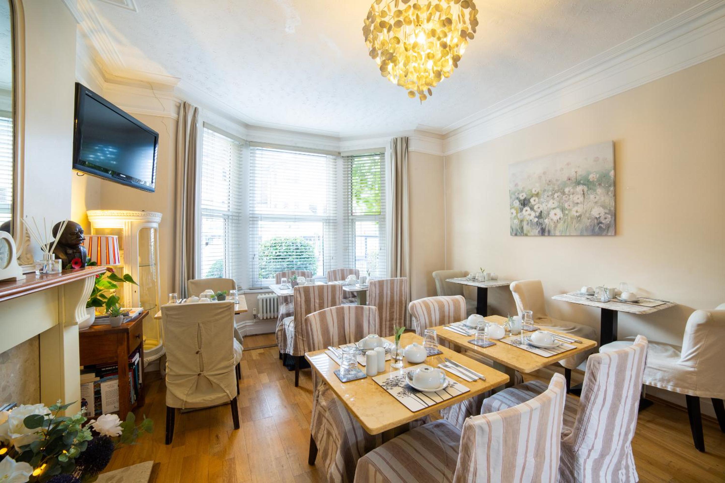 Oxford Vacations - OYO Lina Guest House - Property Image 24