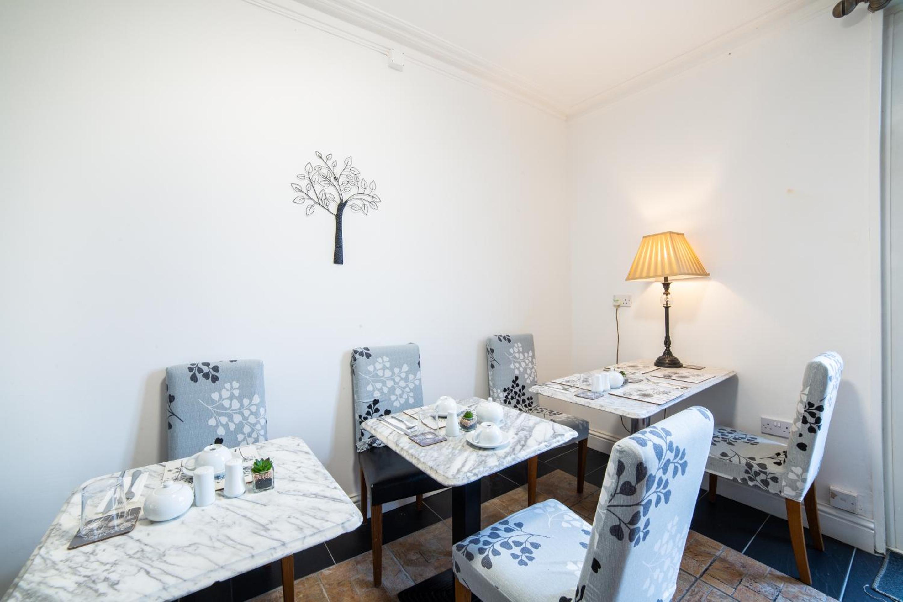Oxford Vacations - OYO Lina Guest House - Property Image 25