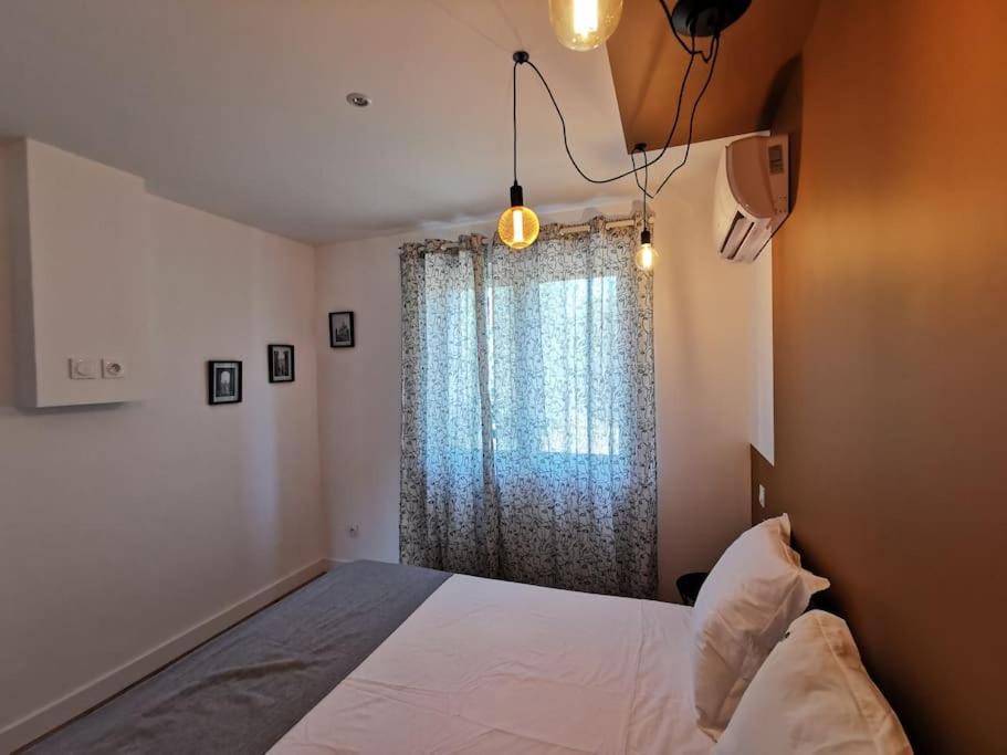 Dark blue Appartement 2 chambres climatisation parking 900m des remparts