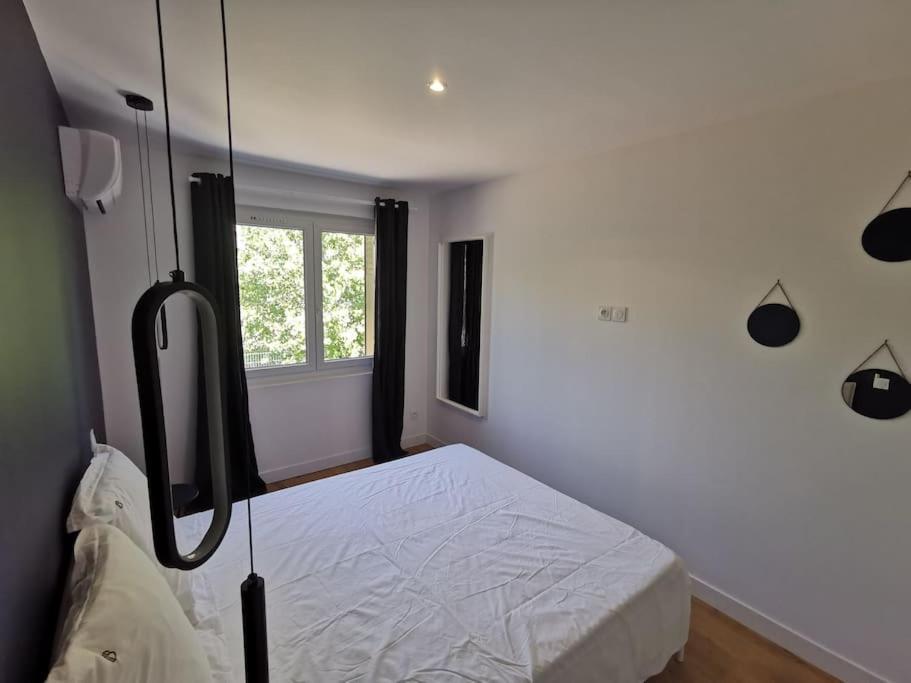 Dark blue Appartement 2 chambres climatisation parking 900m des remparts