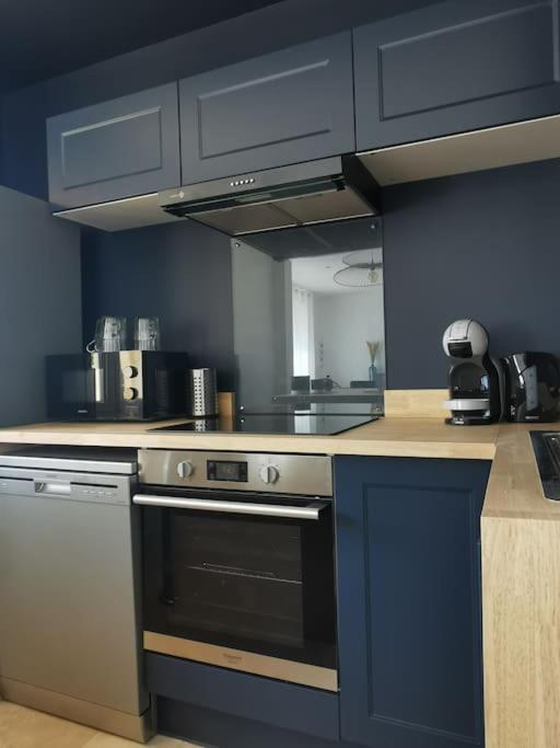 Dark blue Appartement 2 chambres climatisation parking 900m des remparts