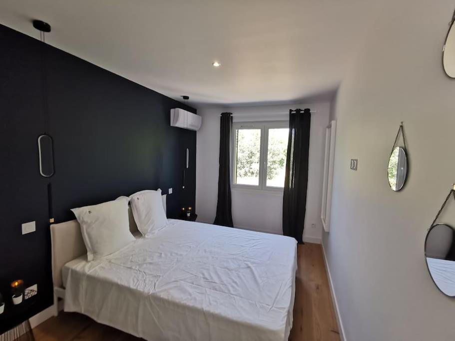 Dark blue Appartement 2 chambres climatisation parking 900m des remparts