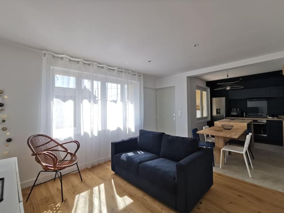 Dark blue Appartement 2 chambres climatisation parking 900m des remparts