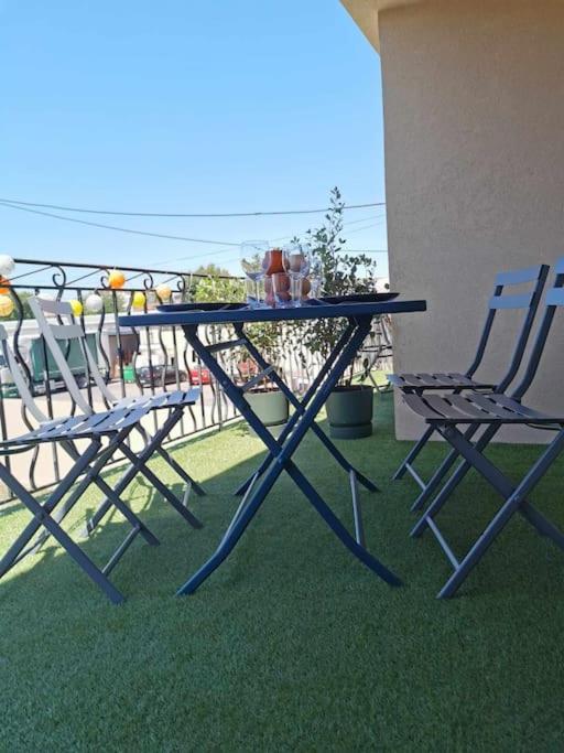 Dark blue Appartement 2 chambres climatisation parking 900m des remparts