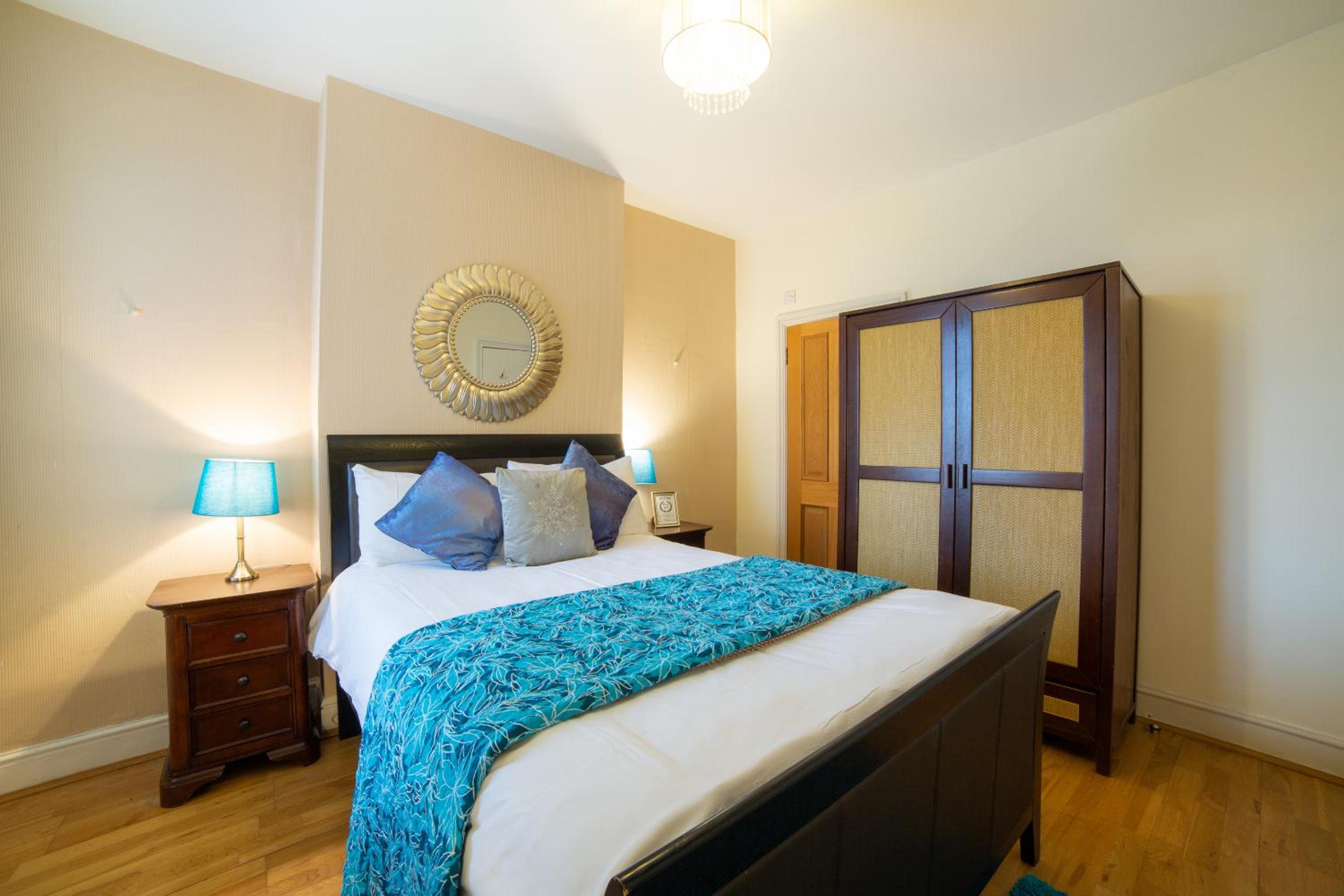 Oxford Vacations - OYO Lina Guest House - Property Image 31