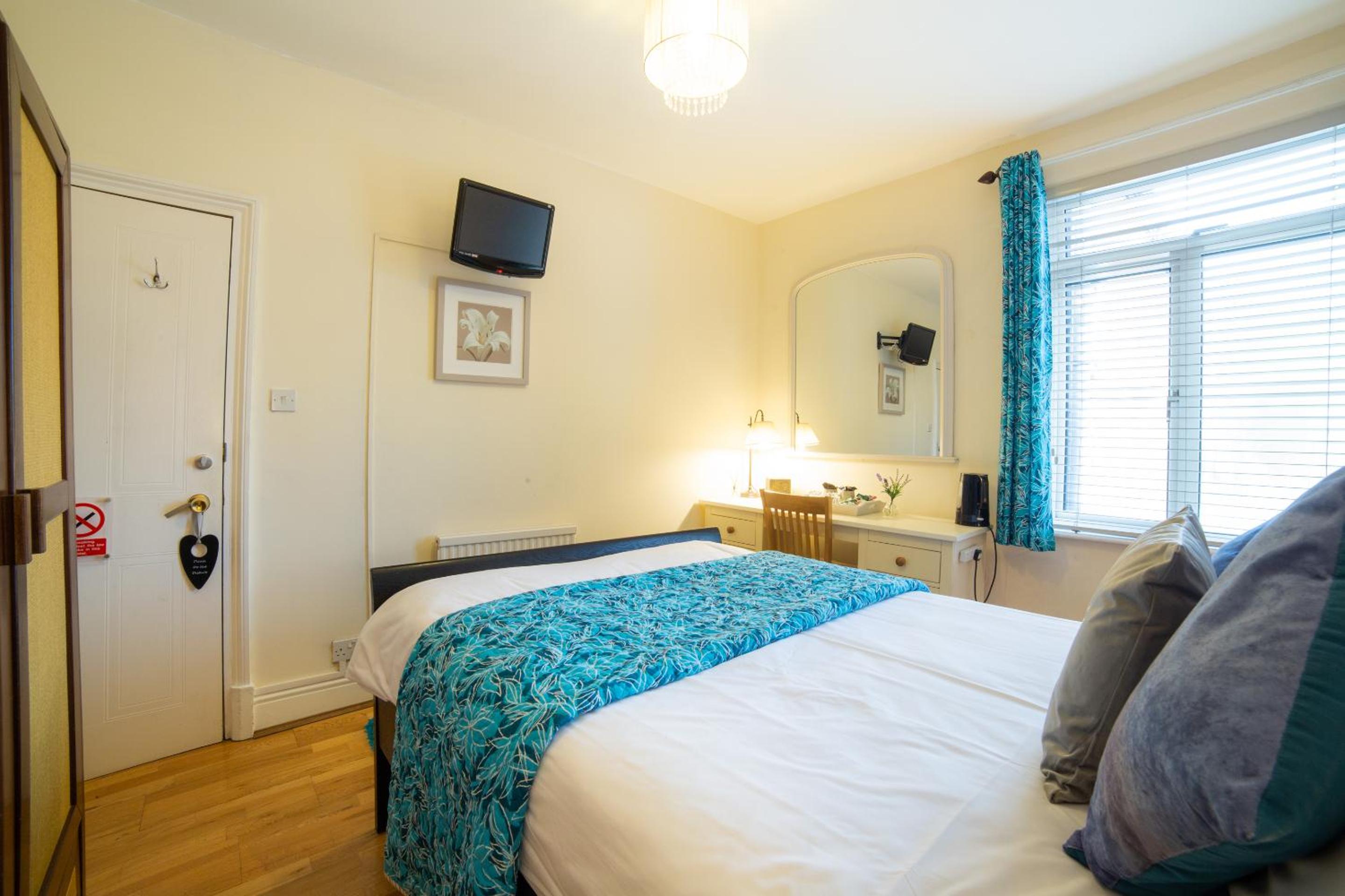 Oxford Vacations - OYO Lina Guest House - Property Image 18