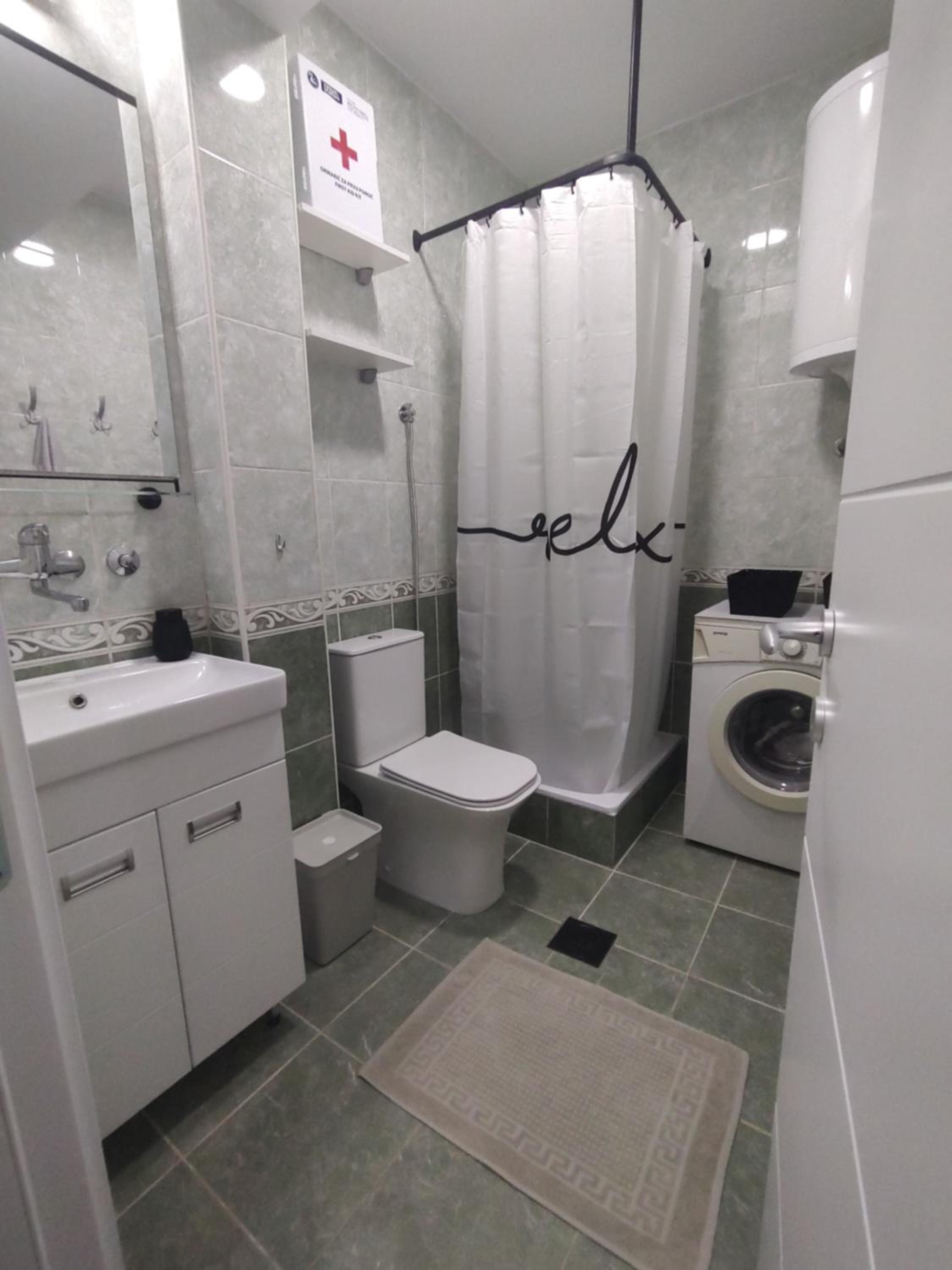 Photo 9