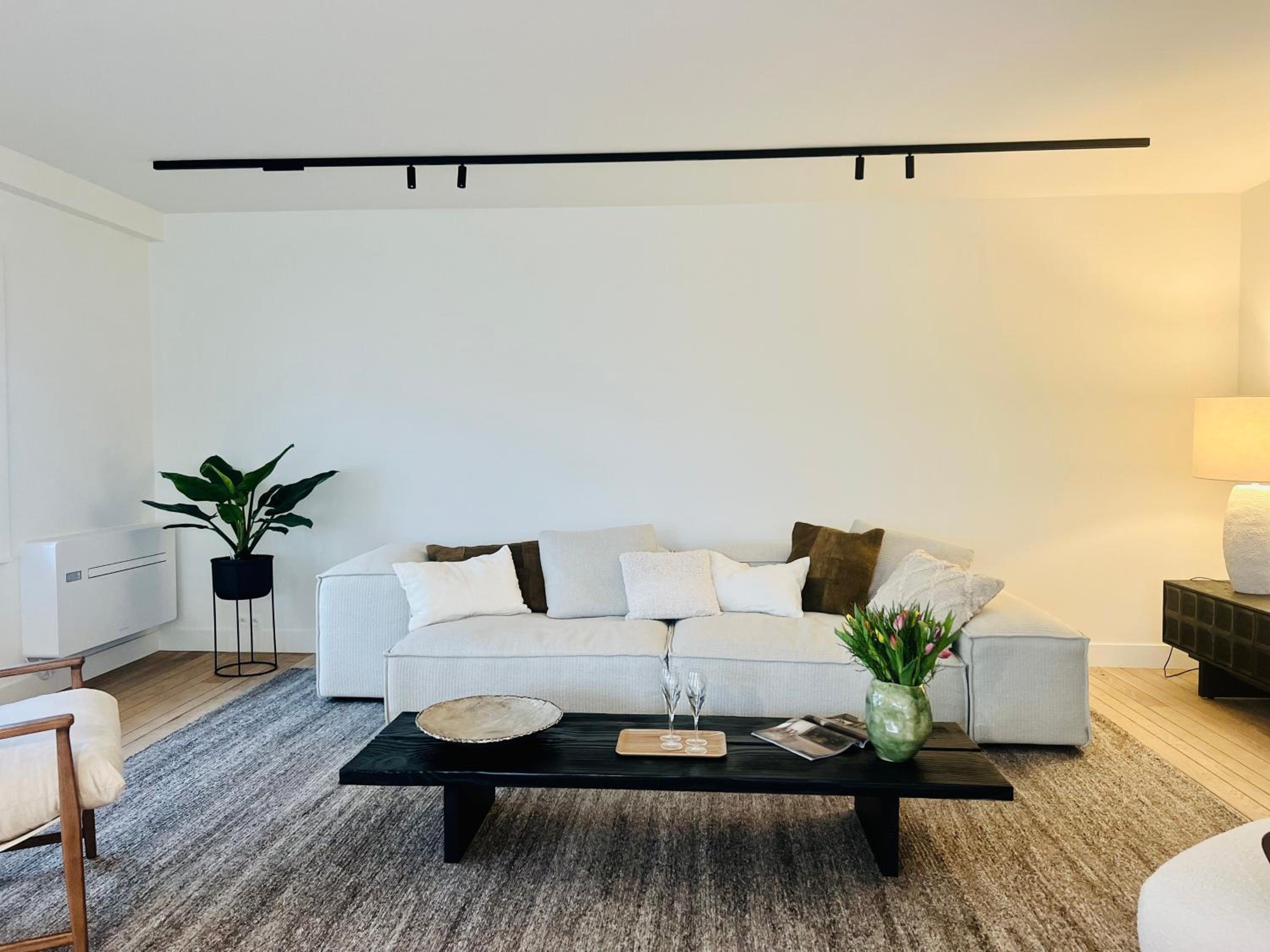Gelijkvloers appartement met prive parking