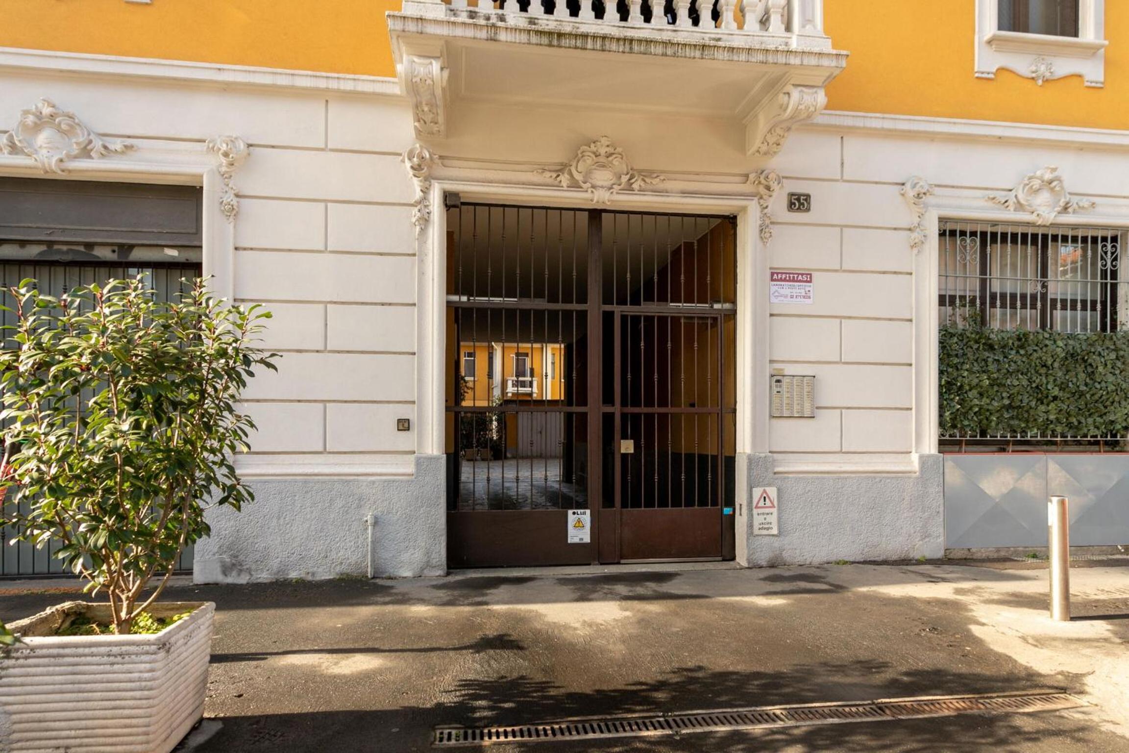 Accademia Studio by Halldis