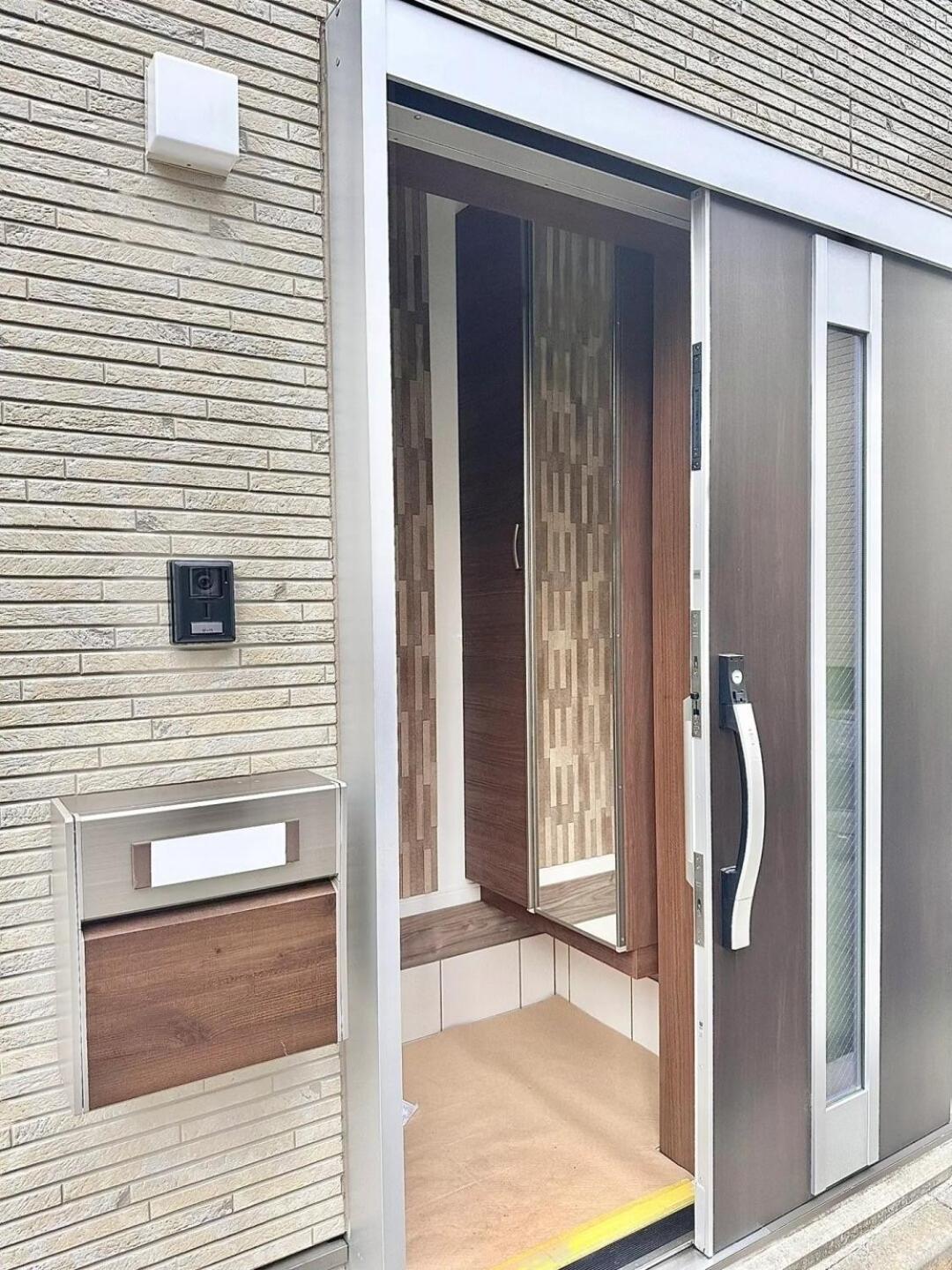 QiQi Serenity Tokyo Exclusive New 3-Story Home, 14min to Skytree, Asakusa Area