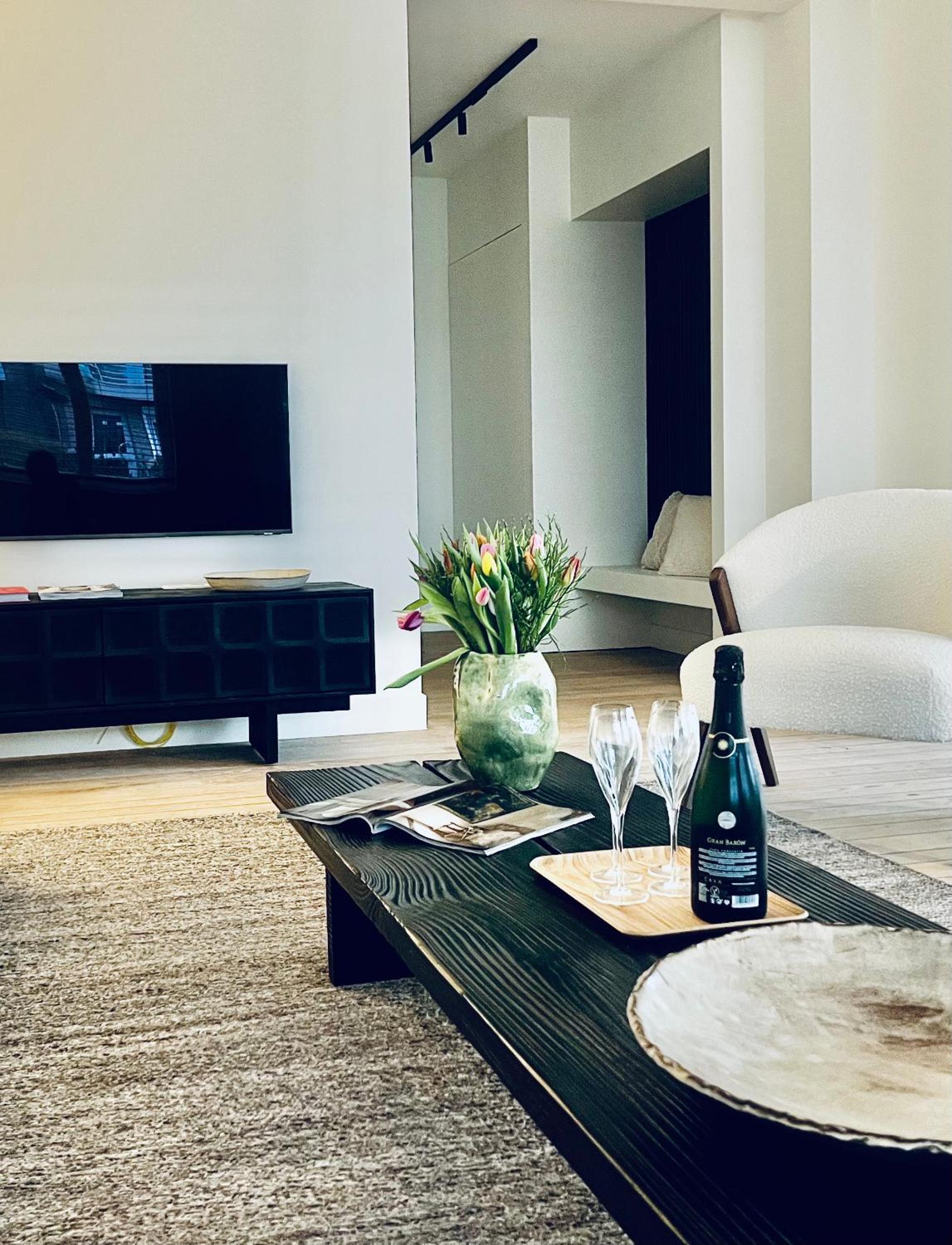 Gelijkvloers appartement met prive parking