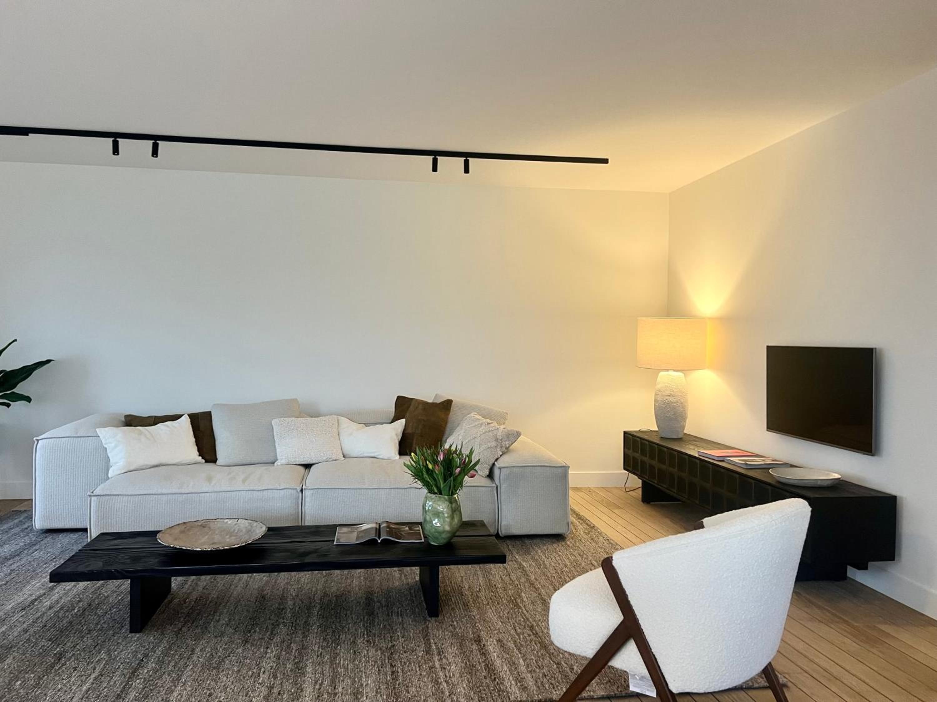 Gelijkvloers appartement met prive parking