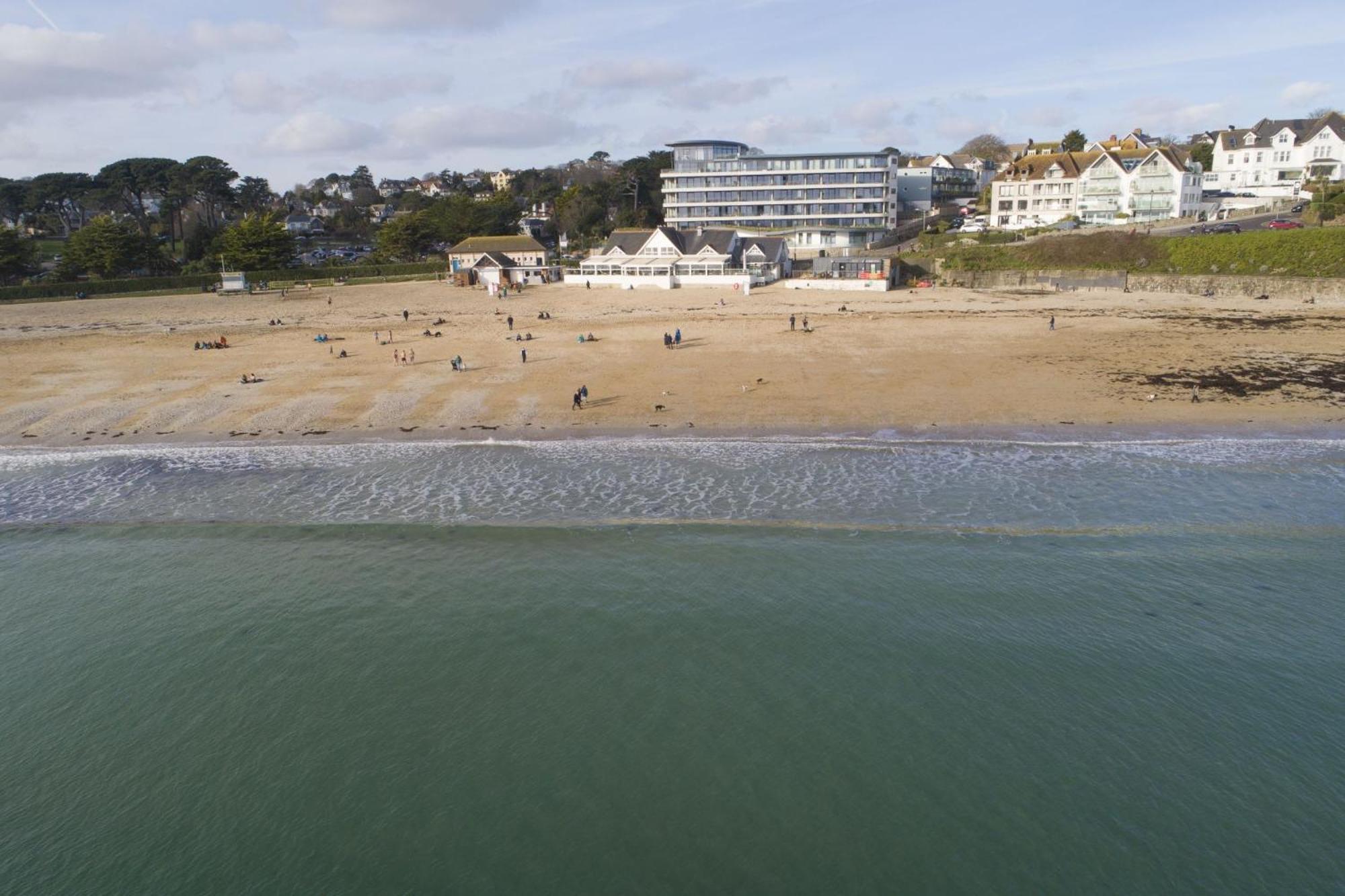 Oceans Eleven - Sea view - Secure parking - Footsteps from beach