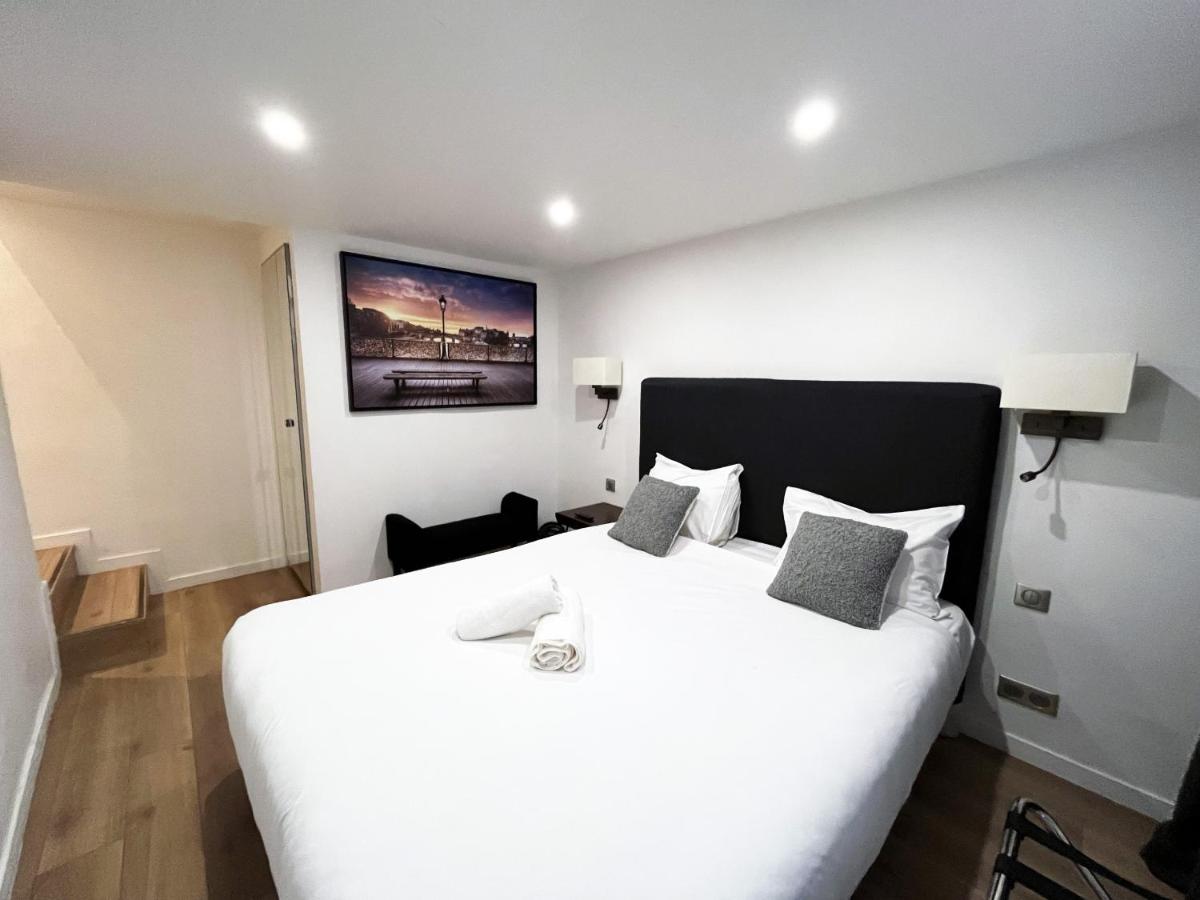 62-LUXURY FLAT CHAMPS ELYSEES (1G)