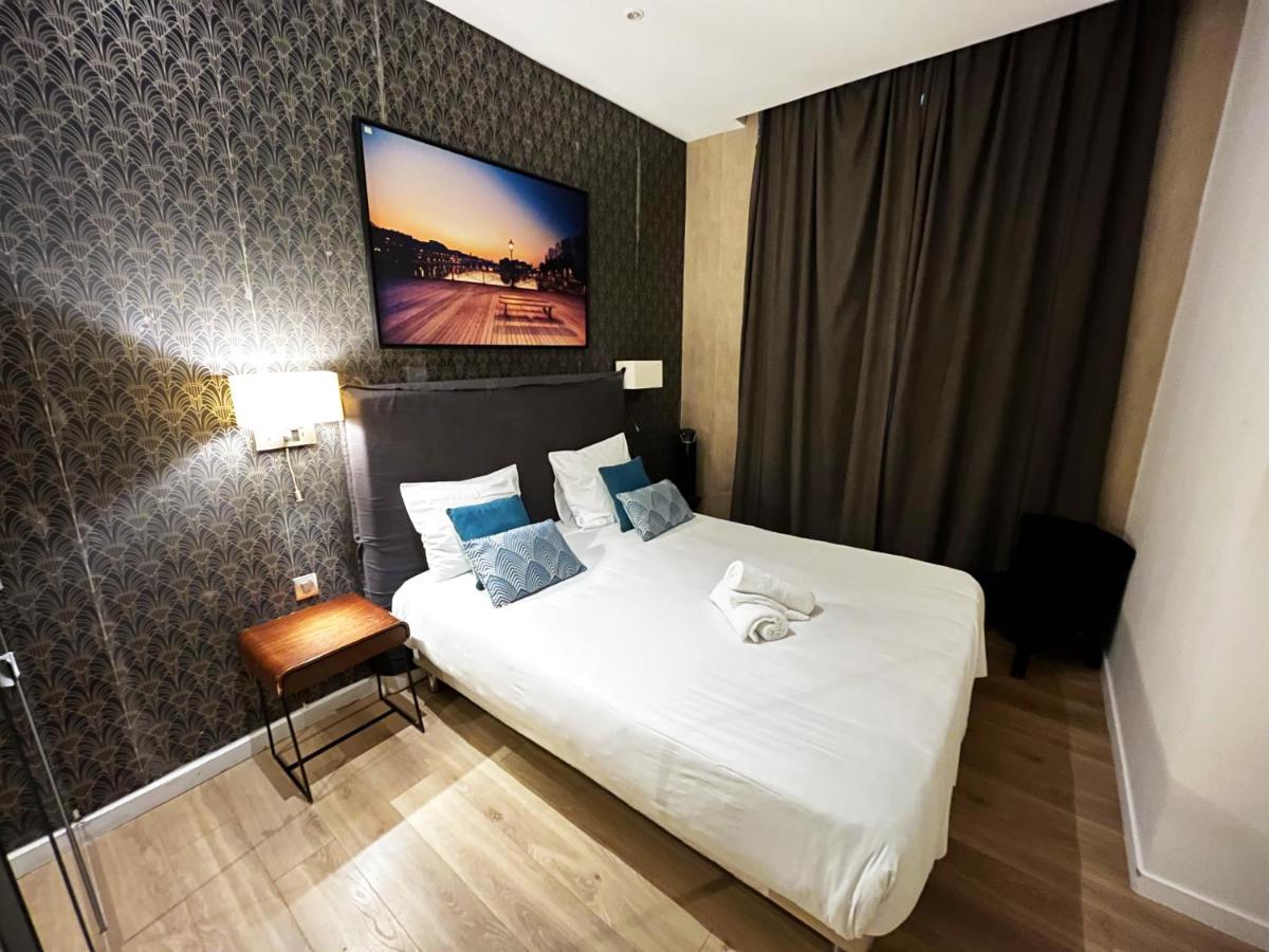 62-LUXURY FLAT CHAMPS ELYSEES (1G)