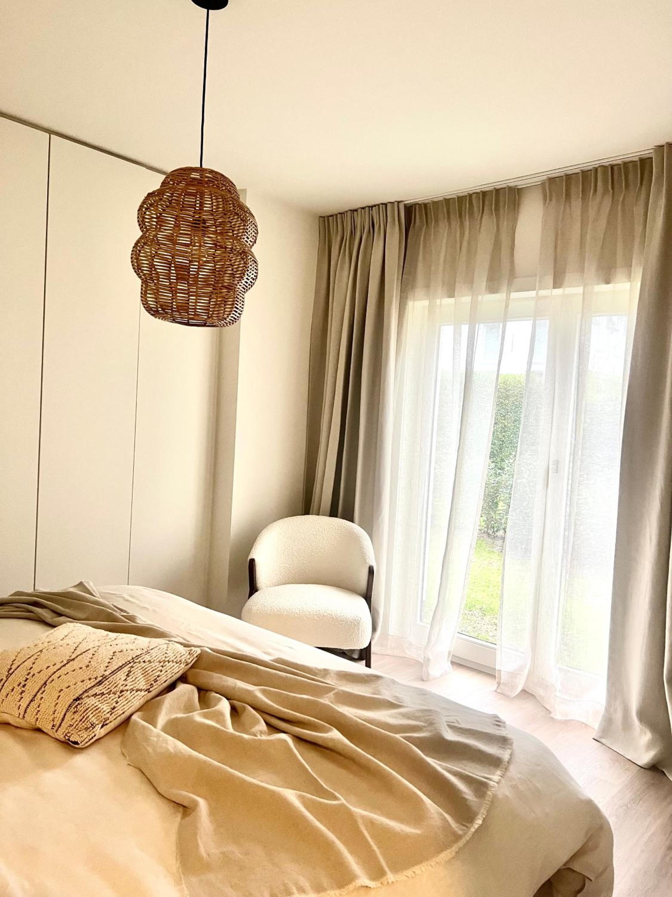 Gelijkvloers appartement met prive parking