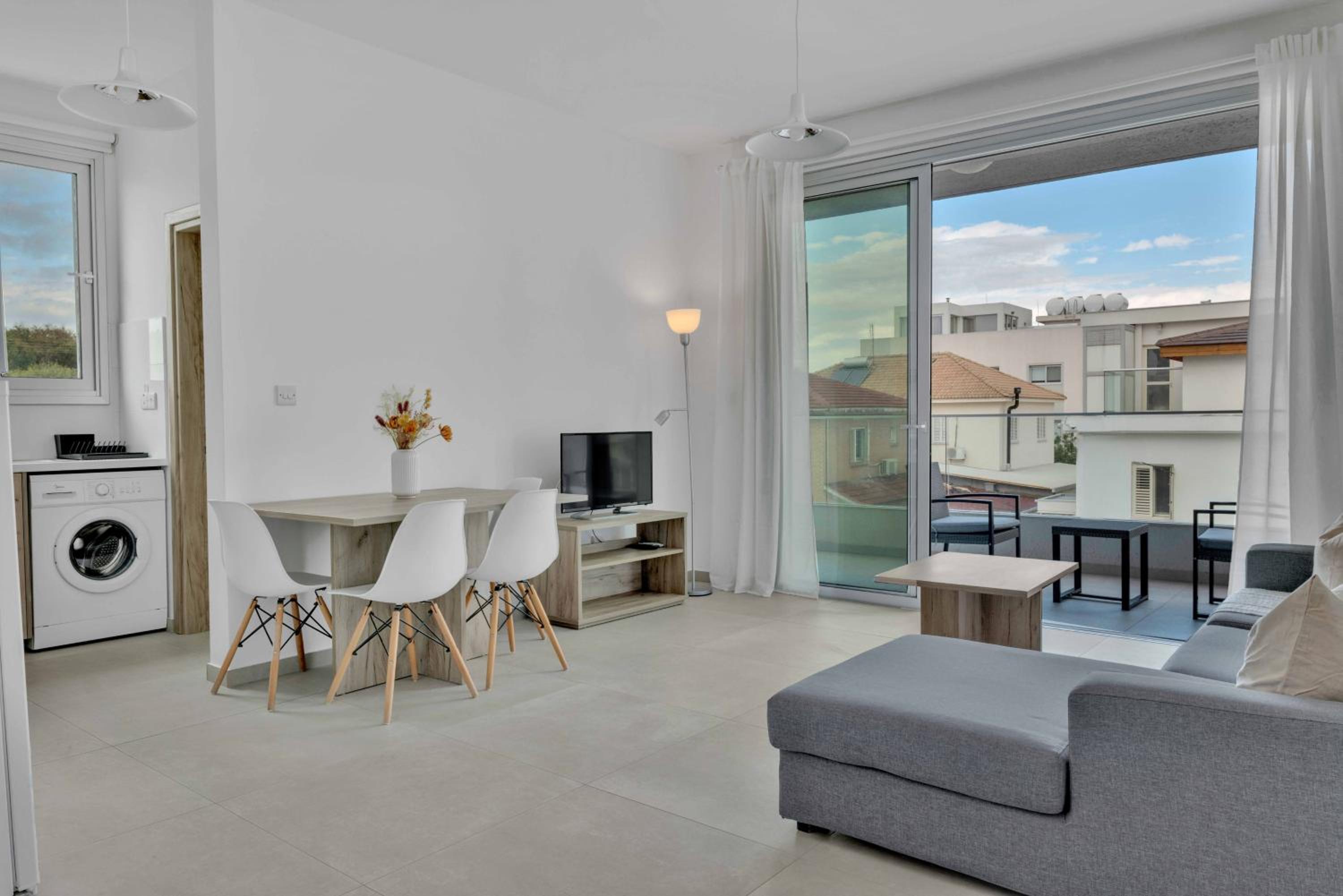 Phaedrus Living: Eolus Residences Hera