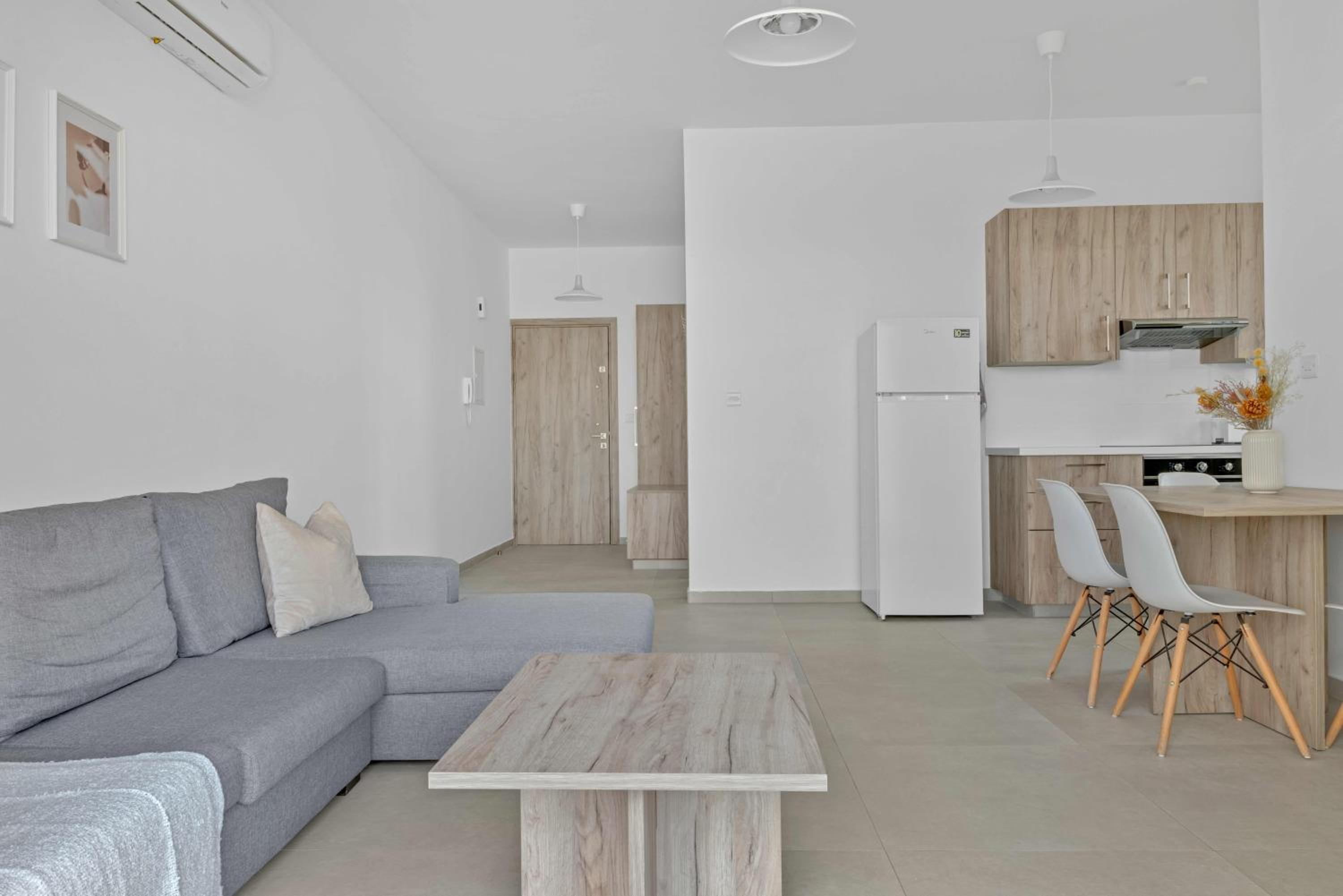 Phaedrus Living: Eolus Residences Hera