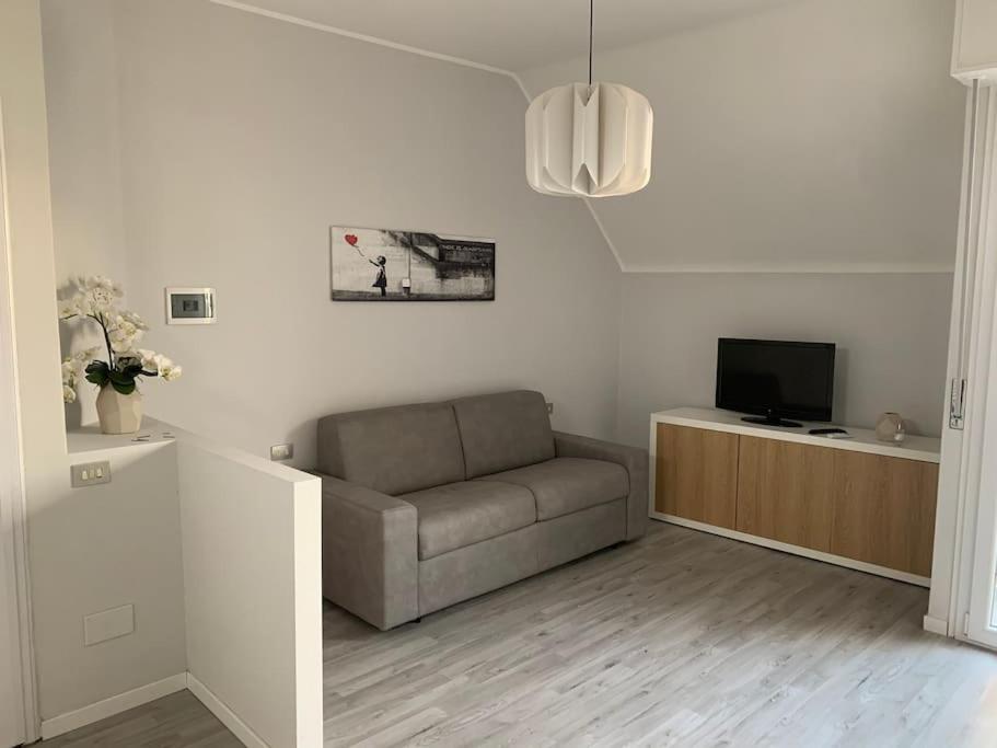 Milano Besana Rent House