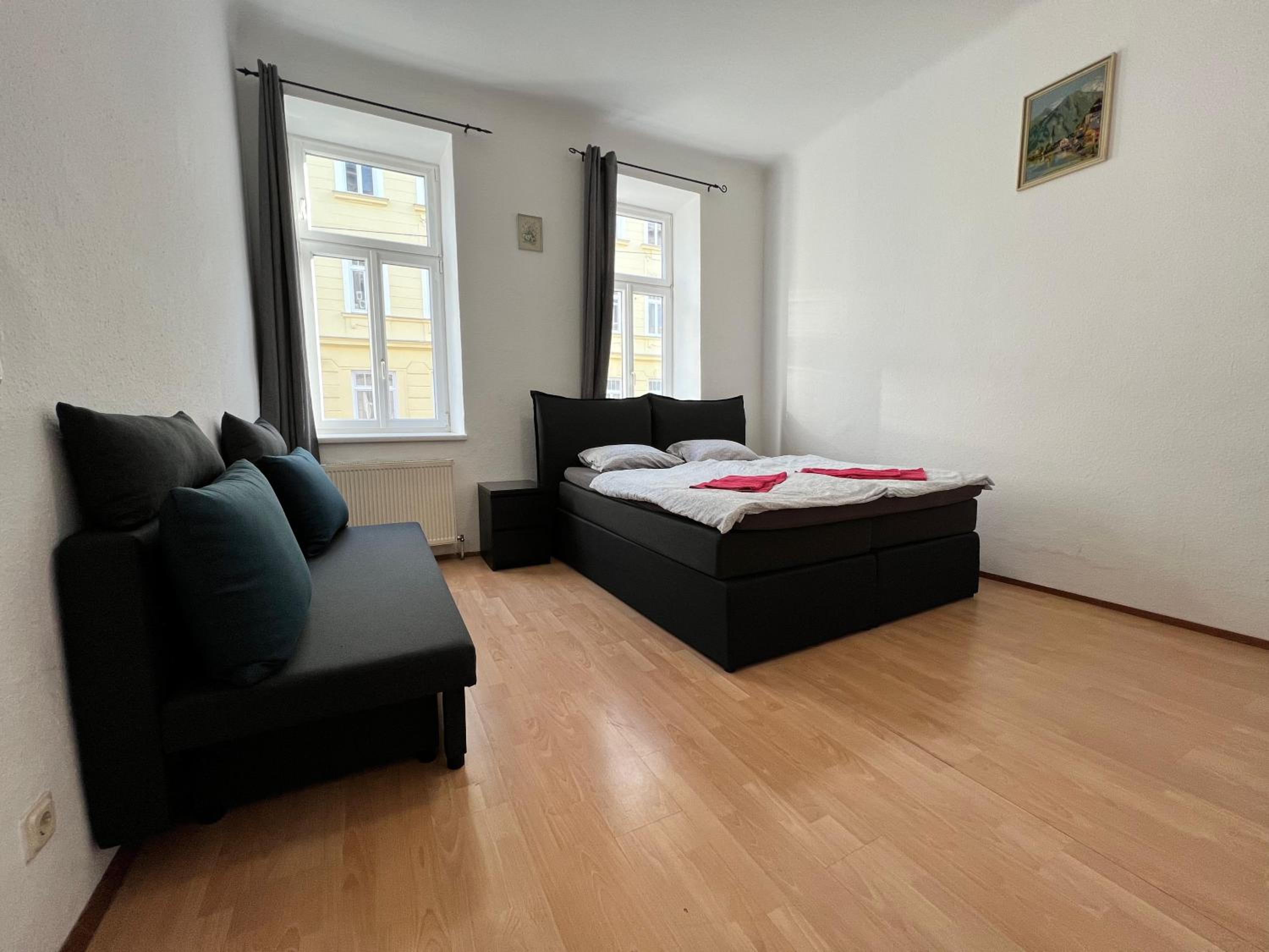 Affordable 3BR Shared Apt Near Meidling Station