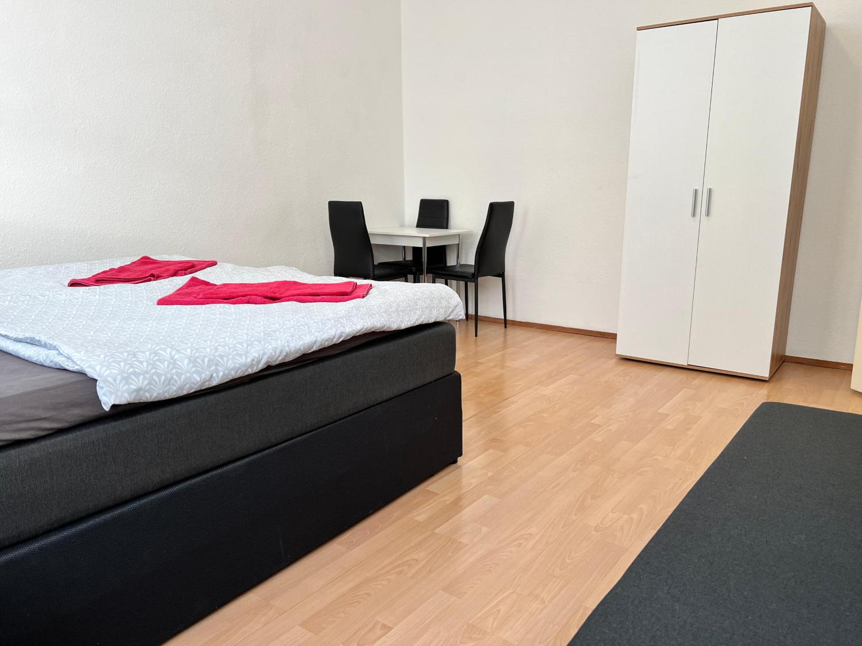 Affordable 3BR Shared Apt Near Meidling Station