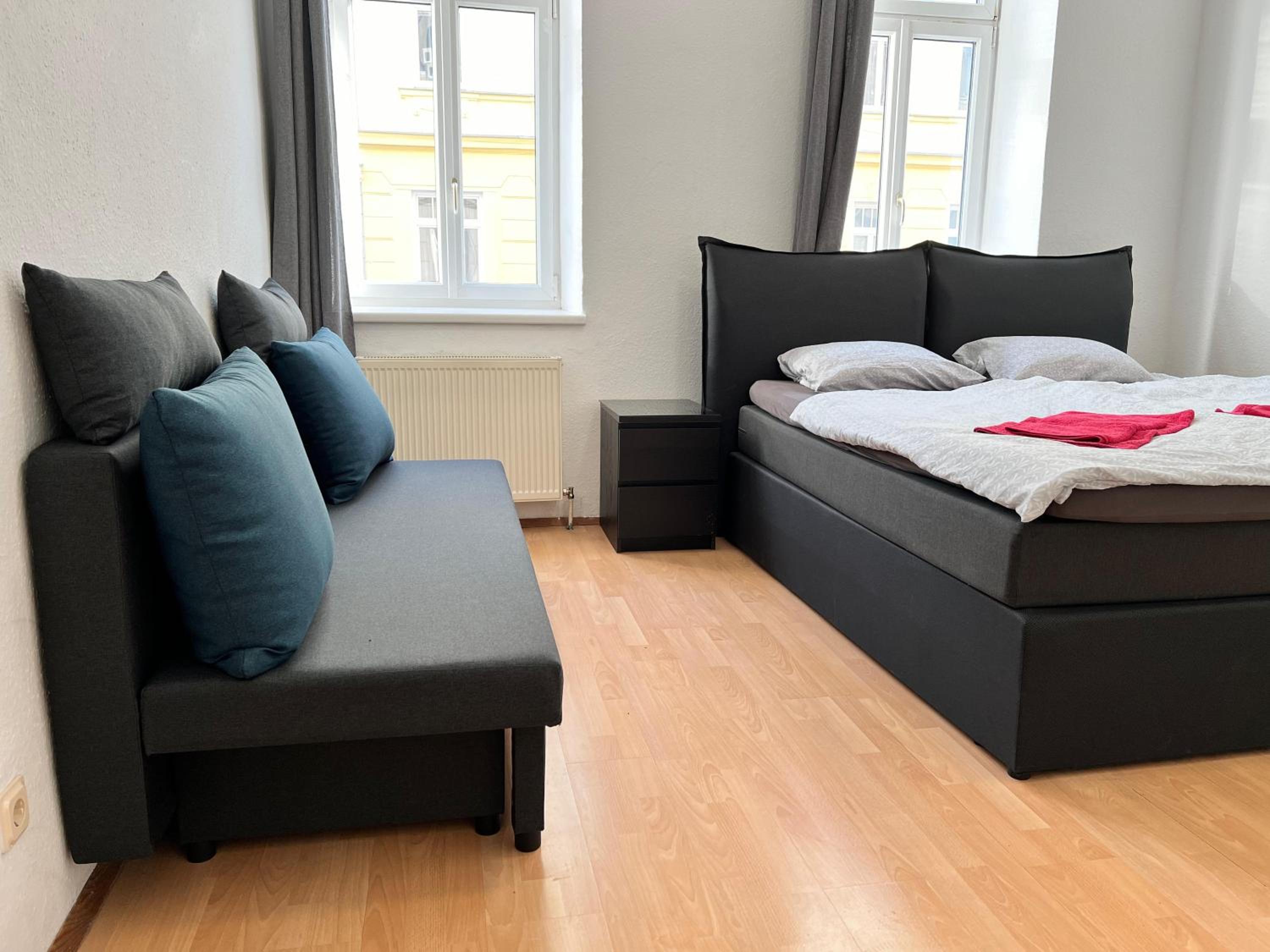 Affordable 3BR Shared Apt Near Meidling Station