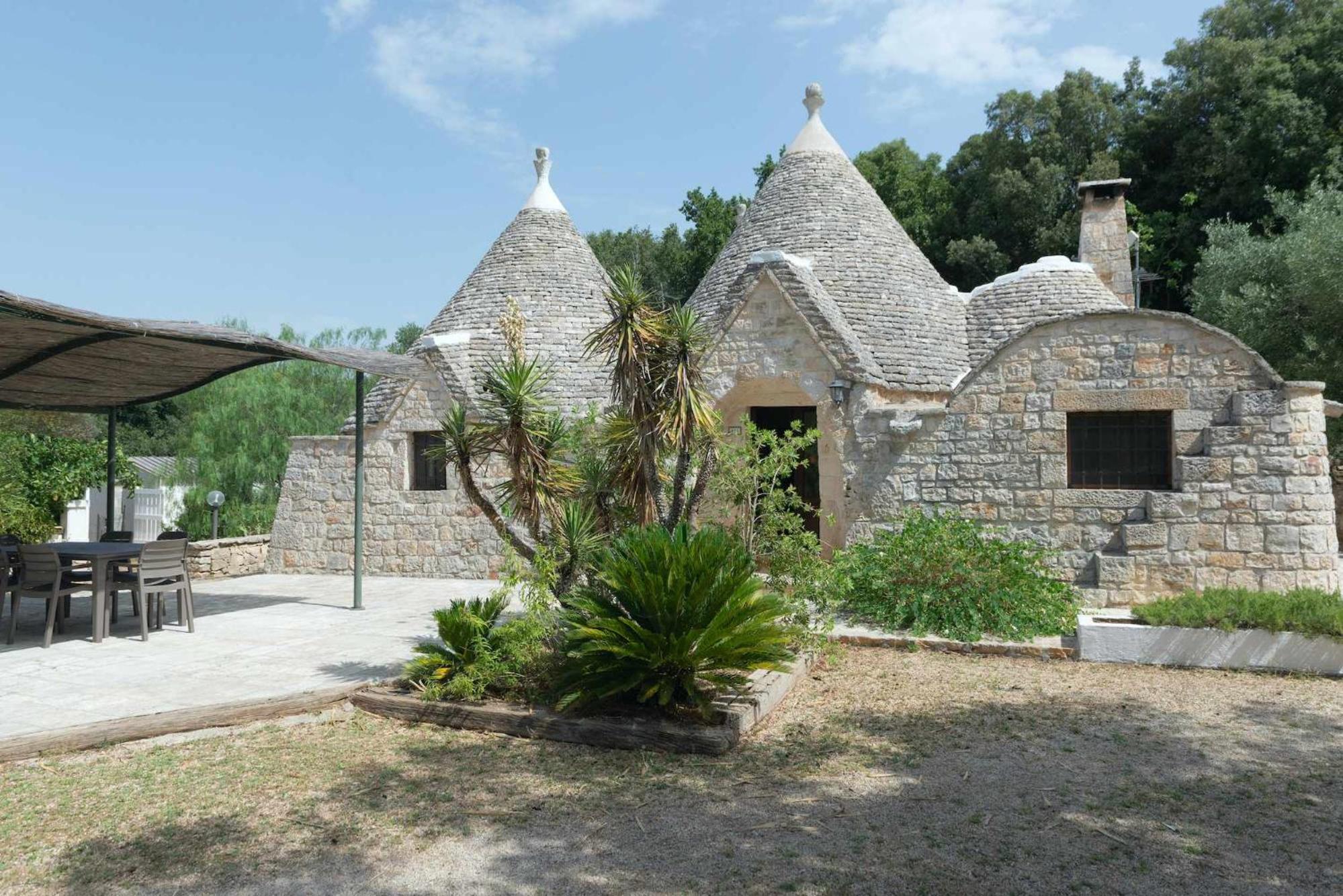 Trullo Tartaruga in Valle dItria view 5