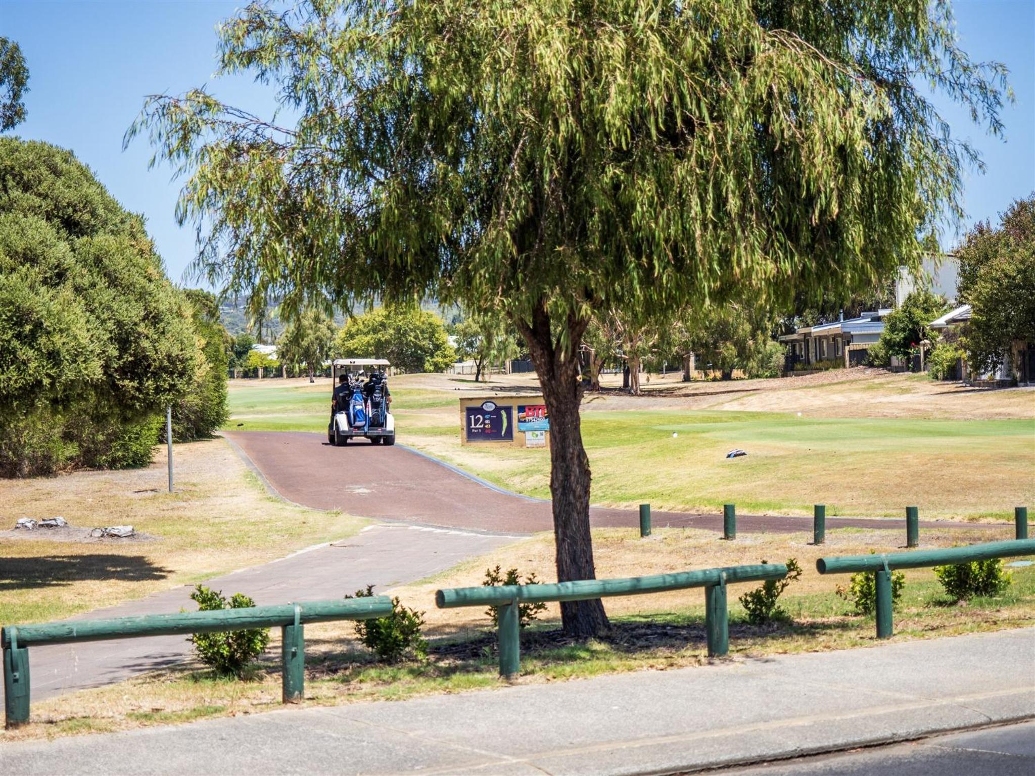 Solkis - Walk to Town, Next to Golf Course