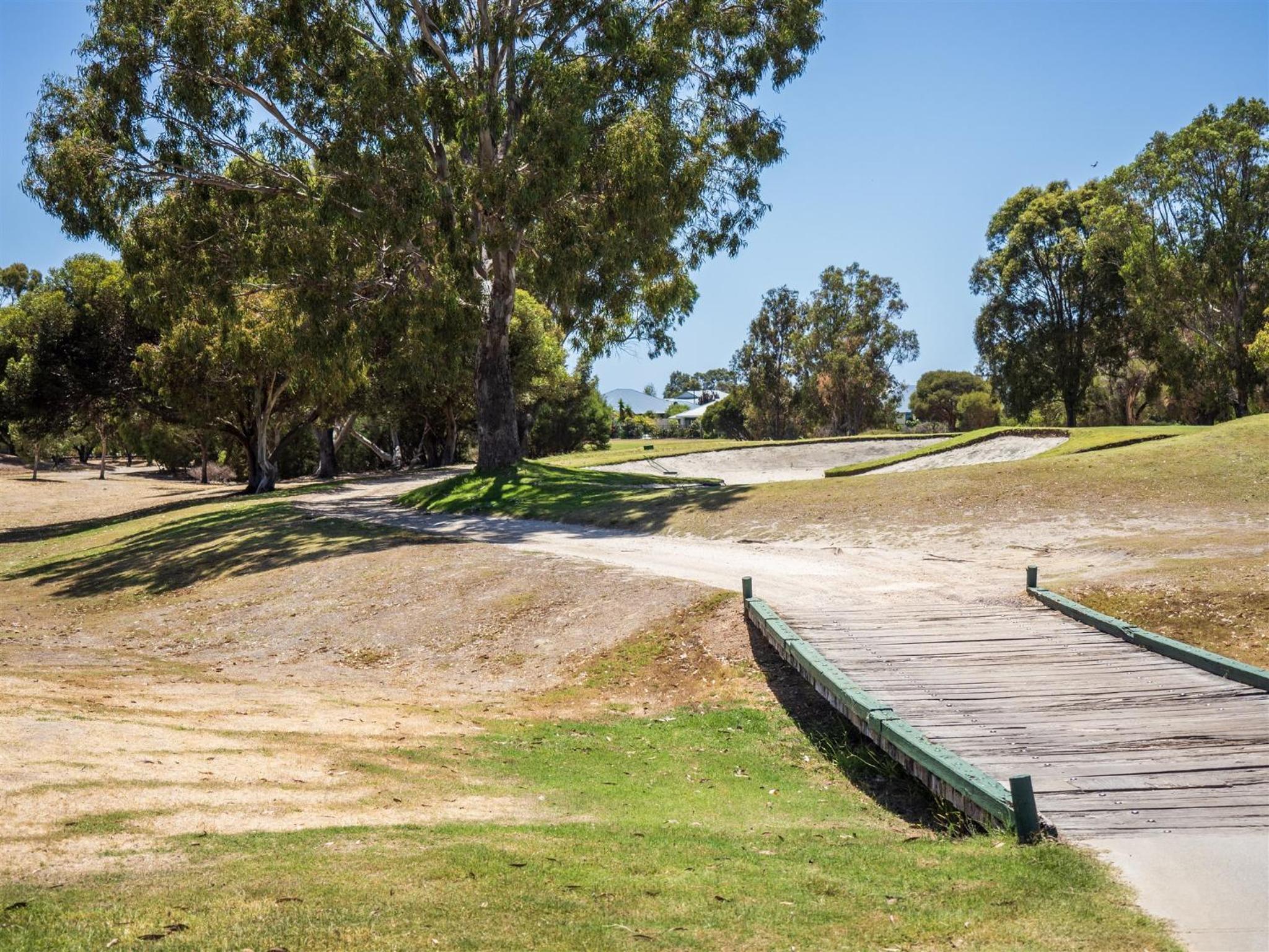 Solkis - Walk to Town, Next to Golf Course