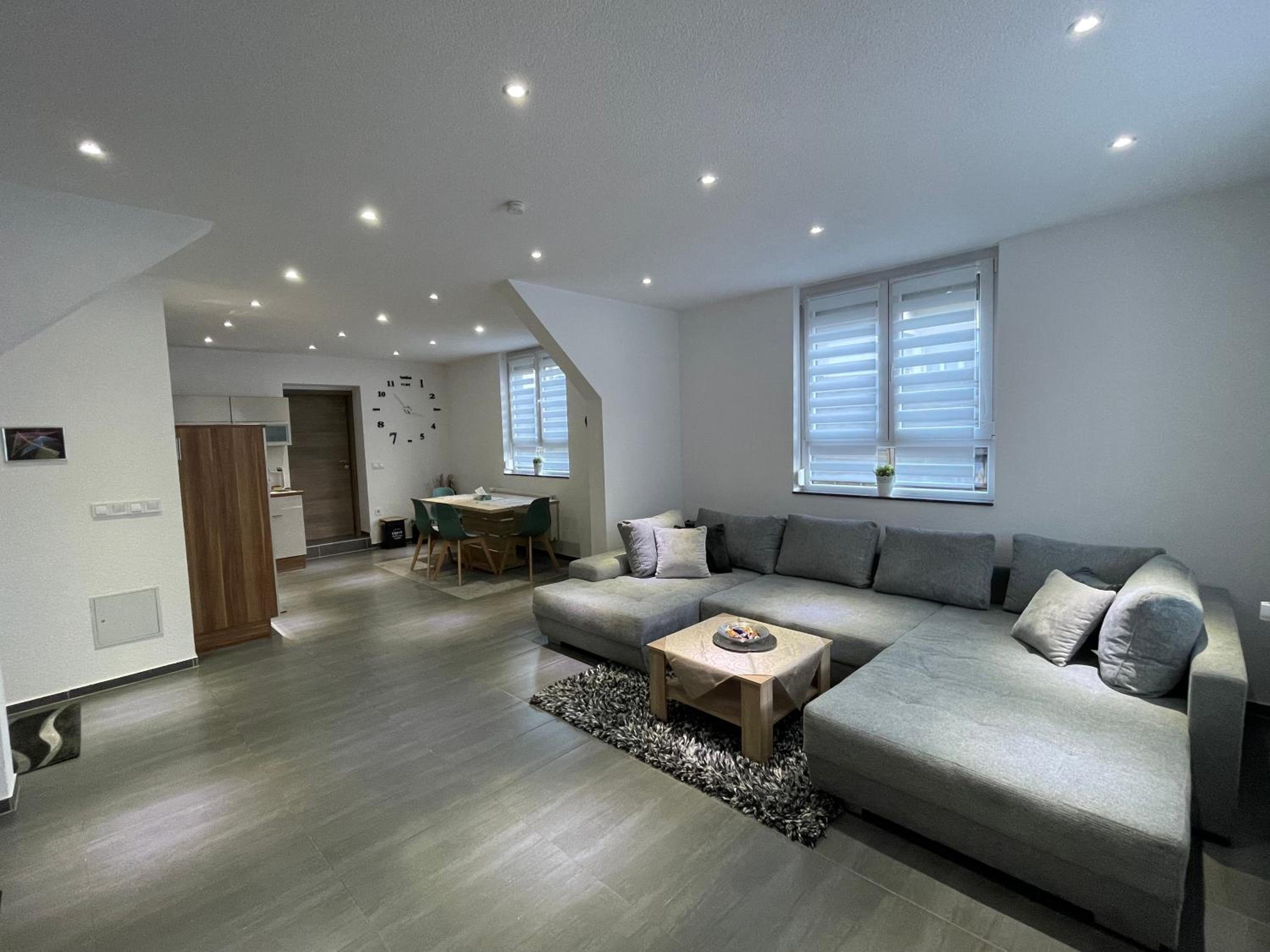Maria's Ferienwohnung - Modernitat trifft Eleganz - Property Image 14