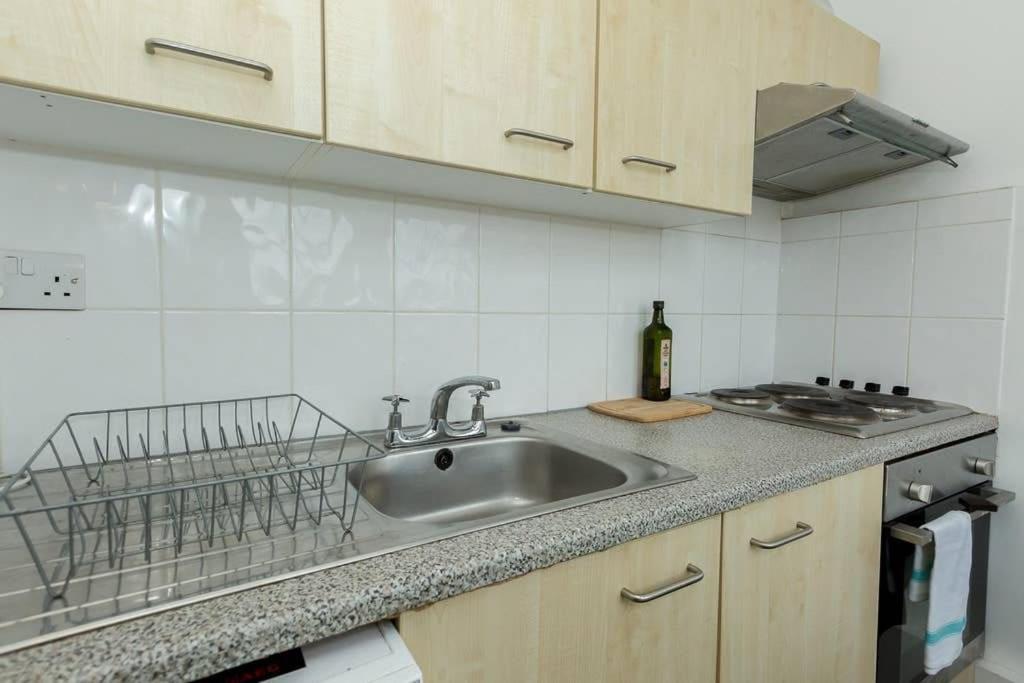 Central 1 BR Apartment *Zone 1* Elephant and Castle