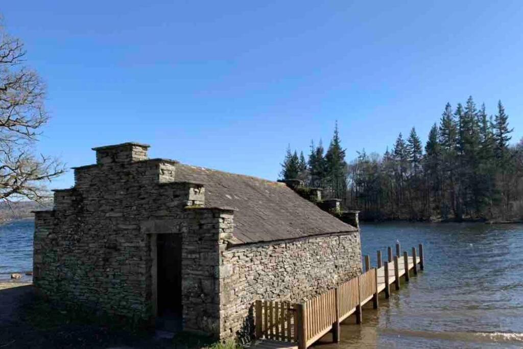 Rose Cottage, Windermere Centre, Lake Access view 3