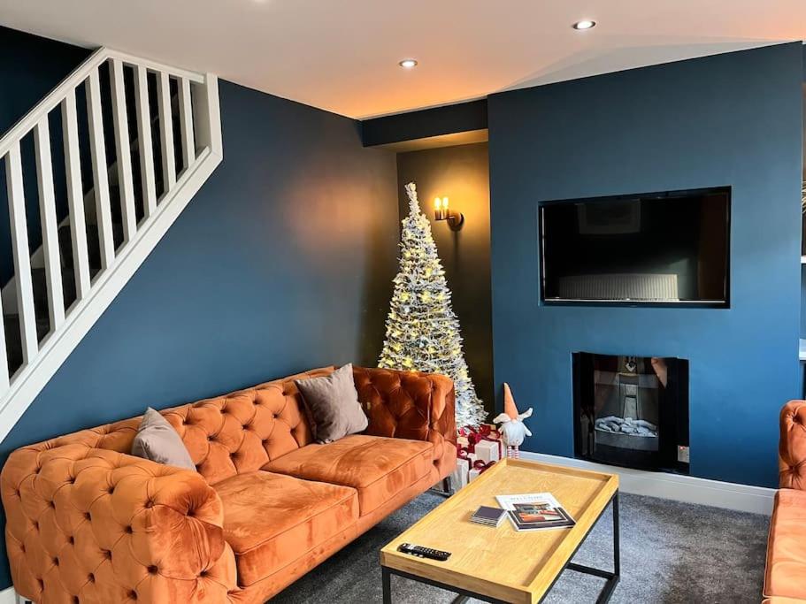 Rose Cottage, Windermere Centre, Lake Access view 4