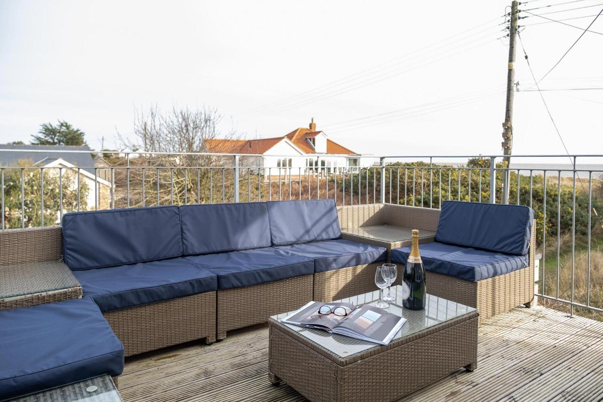 Fishermans Loft - A seaside house in Thorpeness with direct access to the beach - Aldeburgh Coastal Cottages