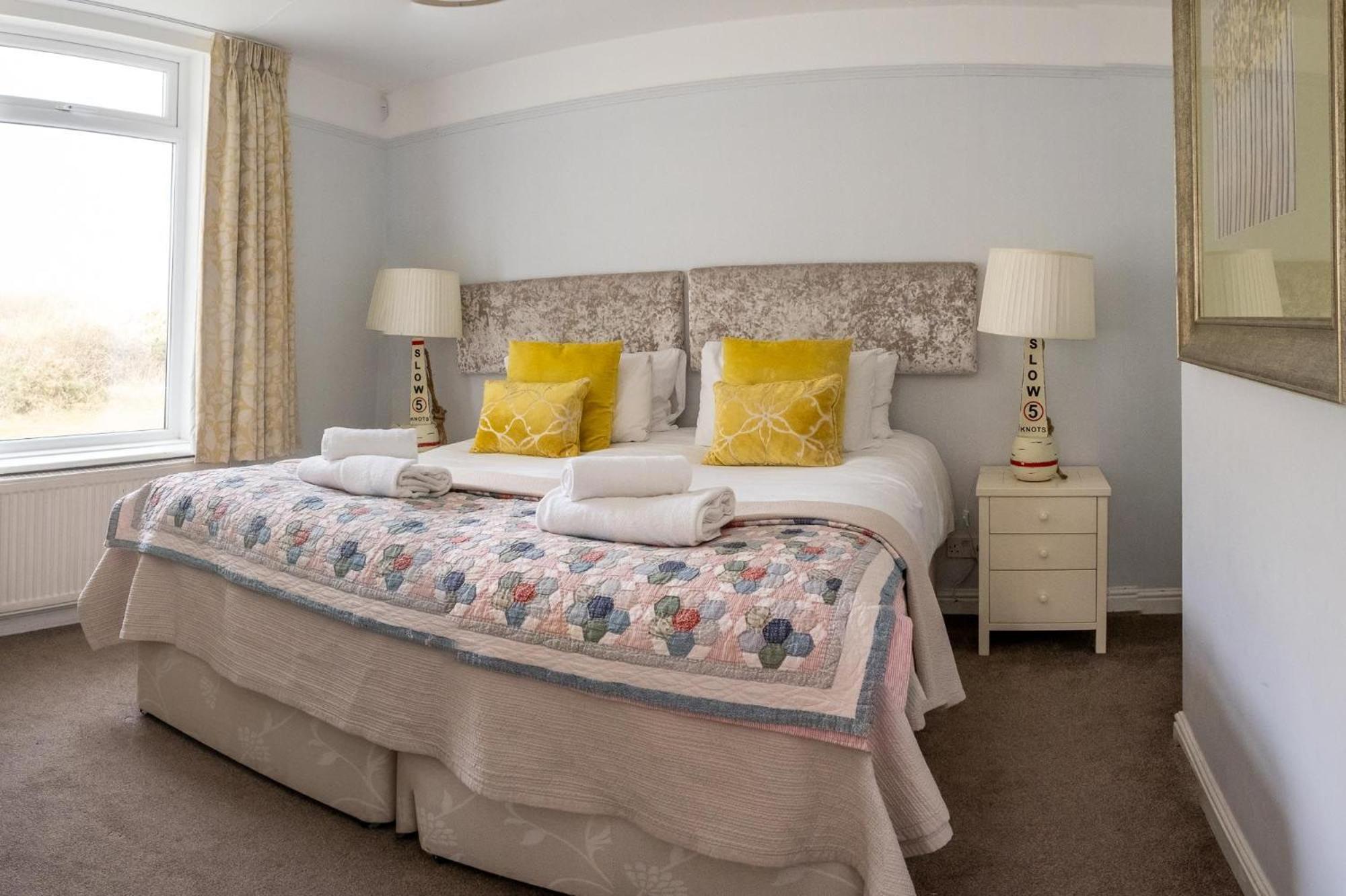 Fishermans Loft - A seaside house in Thorpeness with direct access to the beach - Aldeburgh Coastal Cottages