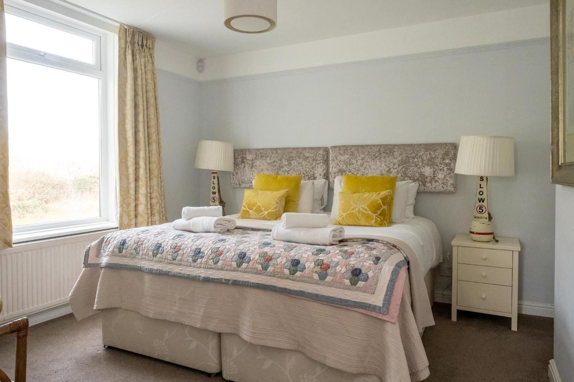 Fishermans Loft - A seaside house in Thorpeness with direct access to the beach - Aldeburgh Coastal Cottages