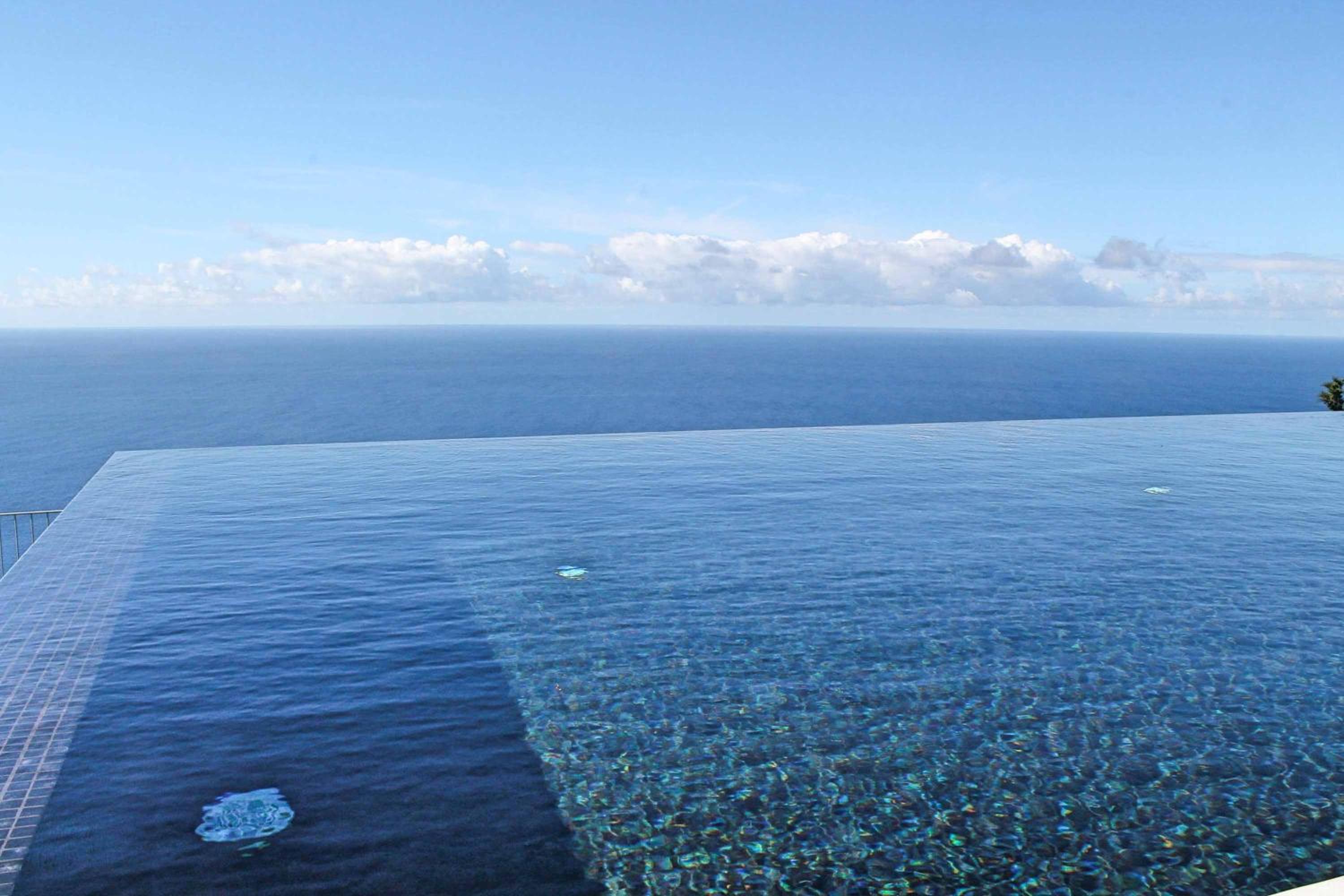 Villa Cliffscape