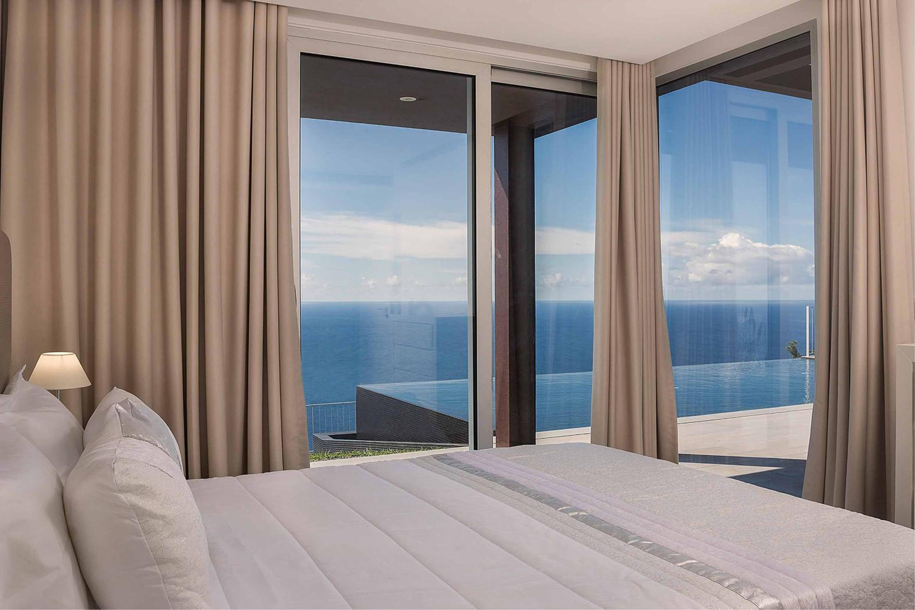 Villa Cliffscape