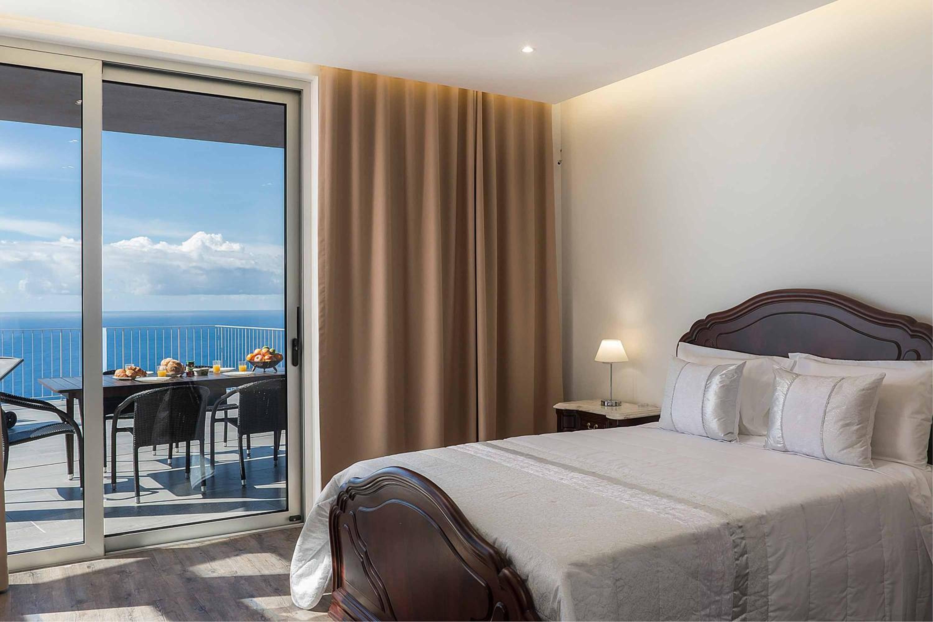 Villa Cliffscape